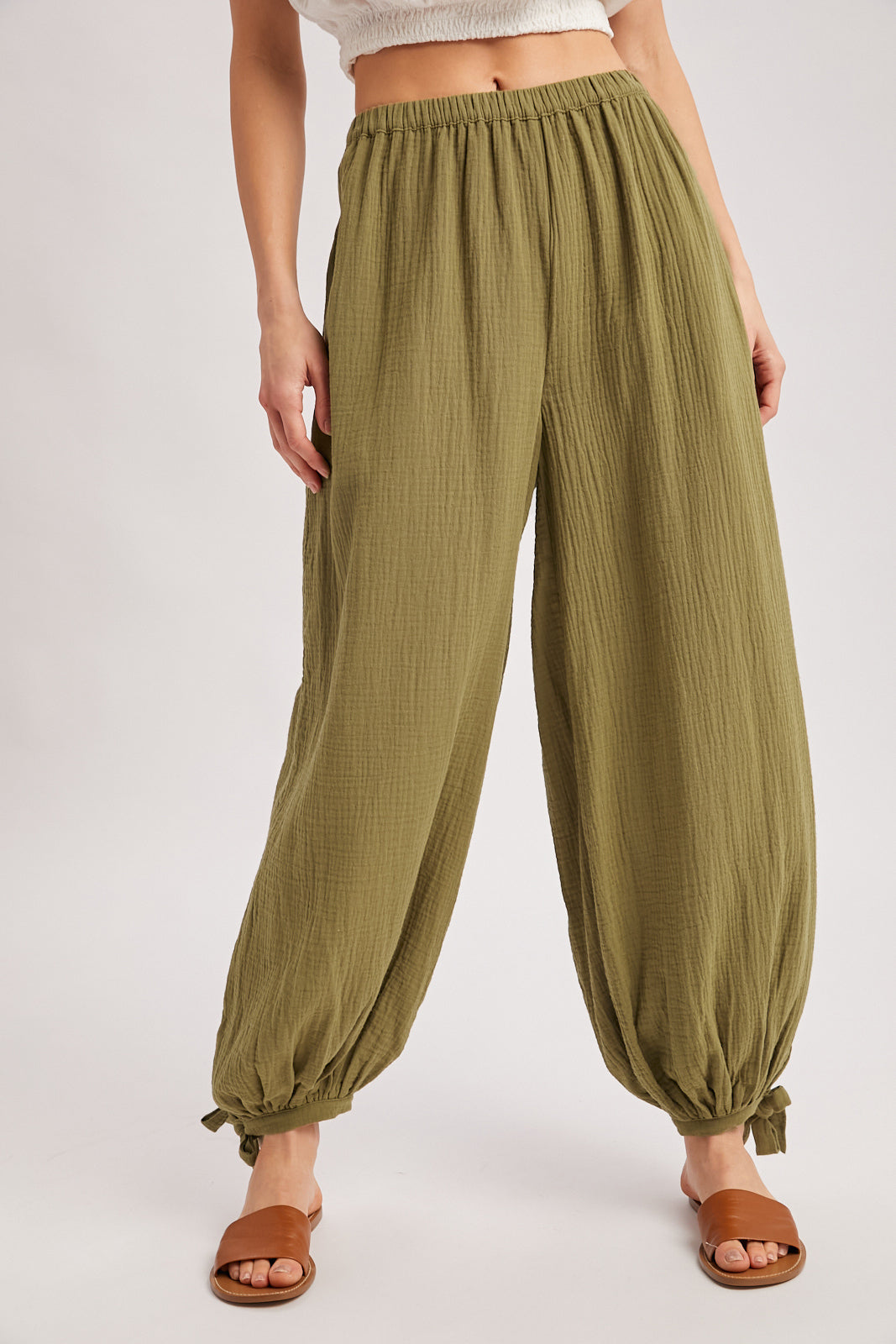 Crinkled Gauze Jogger Pants (Olive)