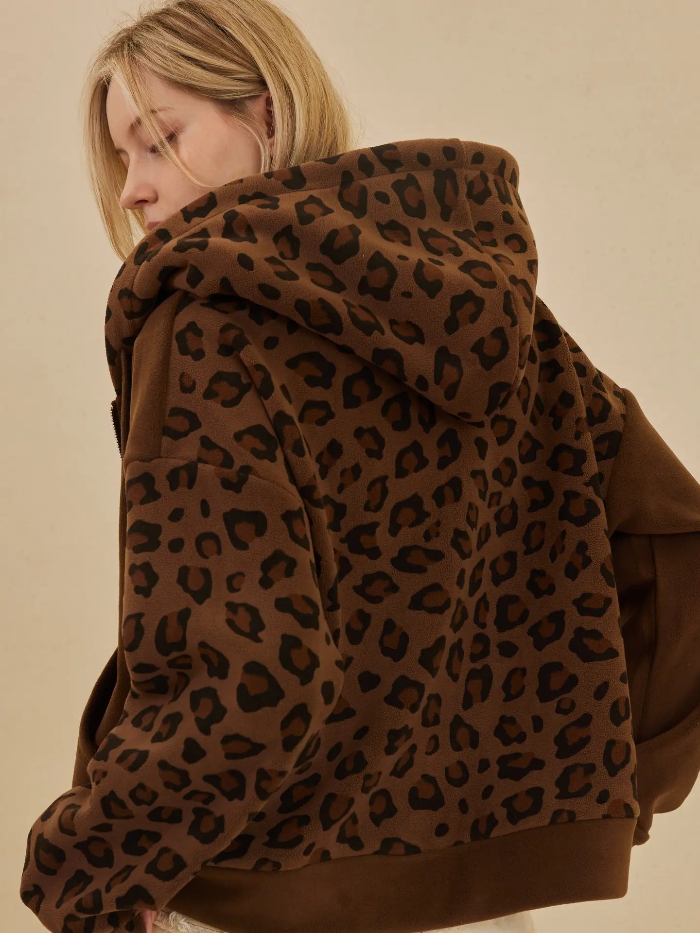 Zip Up Hooded Sweatshirt with Leopard Print 🤎