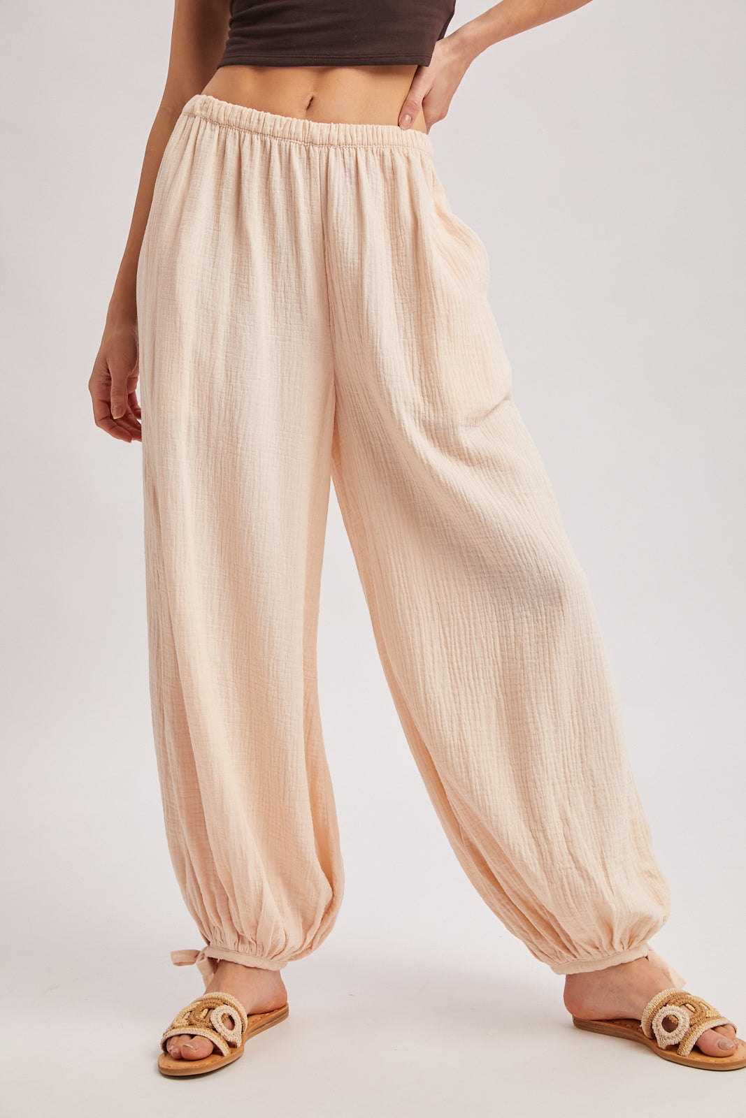 Crinkled Gauze Jogger Pants (Ecru)