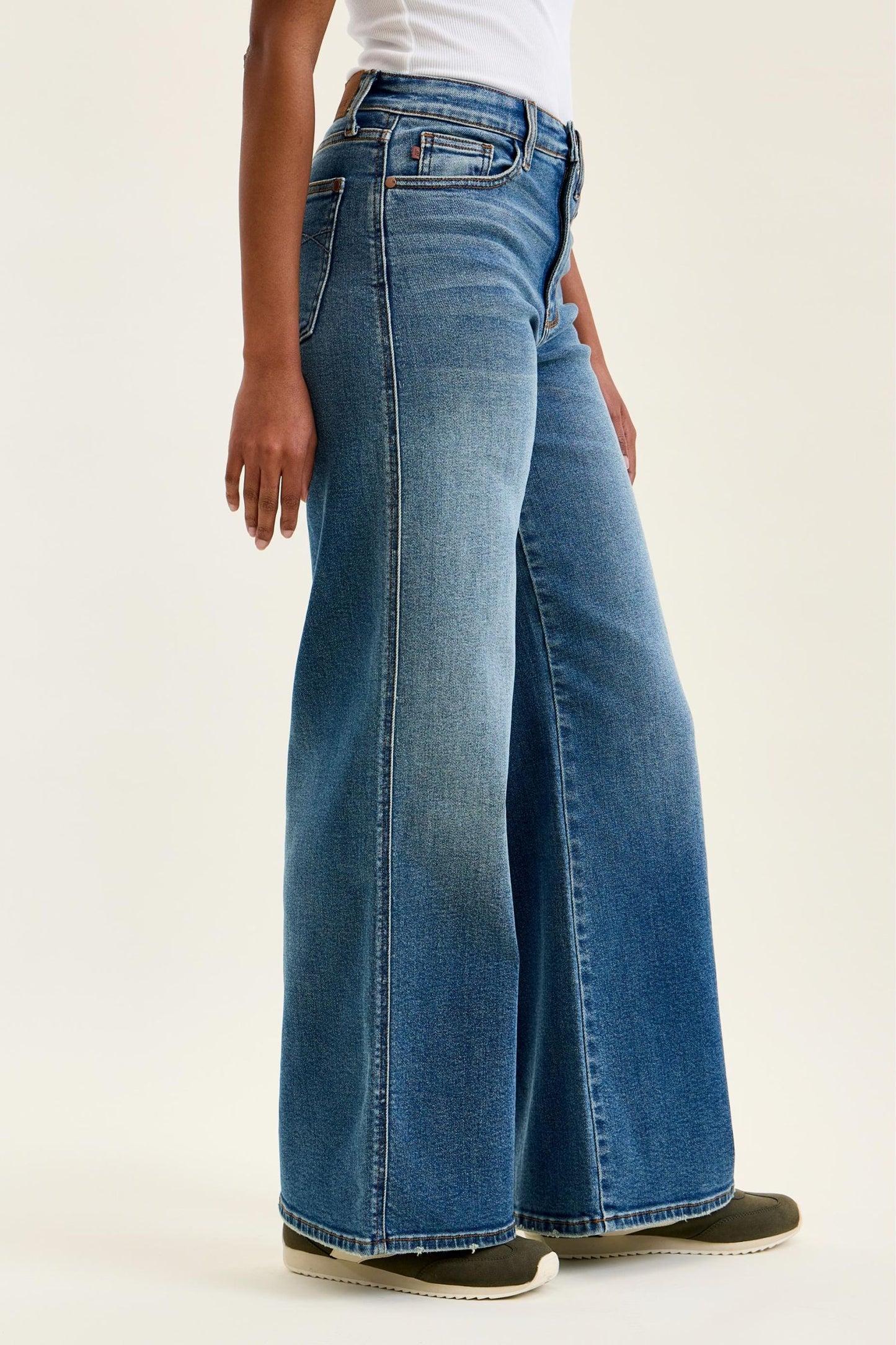 Retro Wide Judy Blue