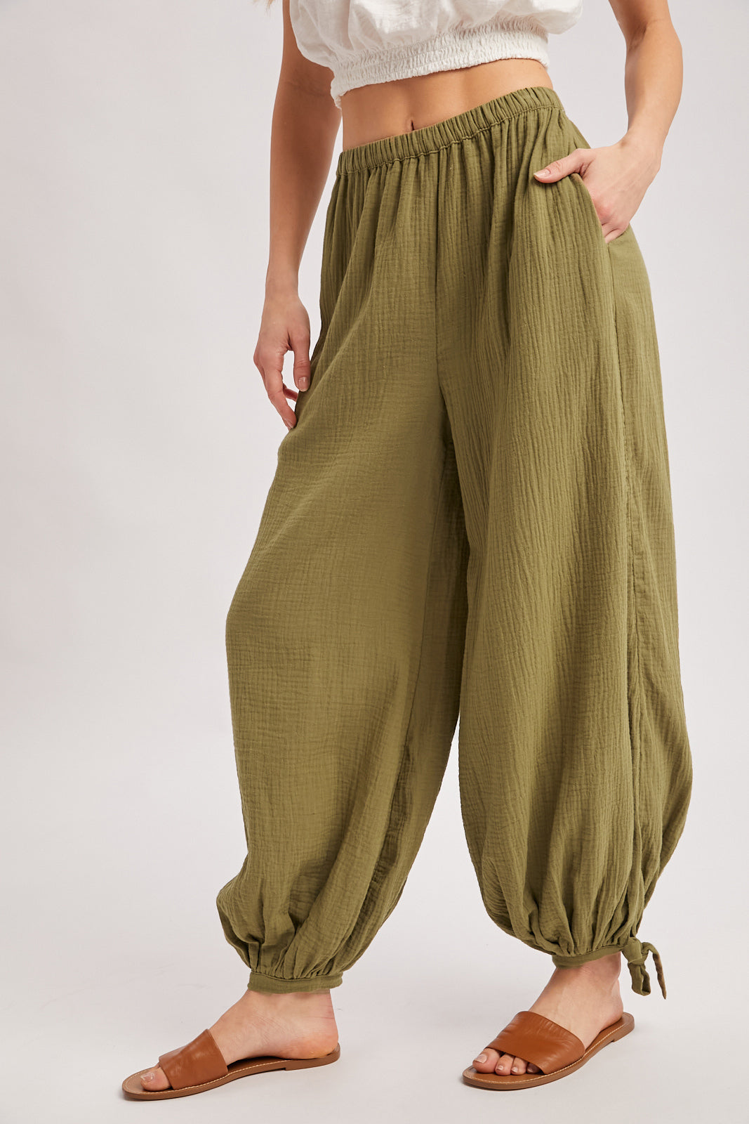 Crinkled Gauze Jogger Pants (Olive)