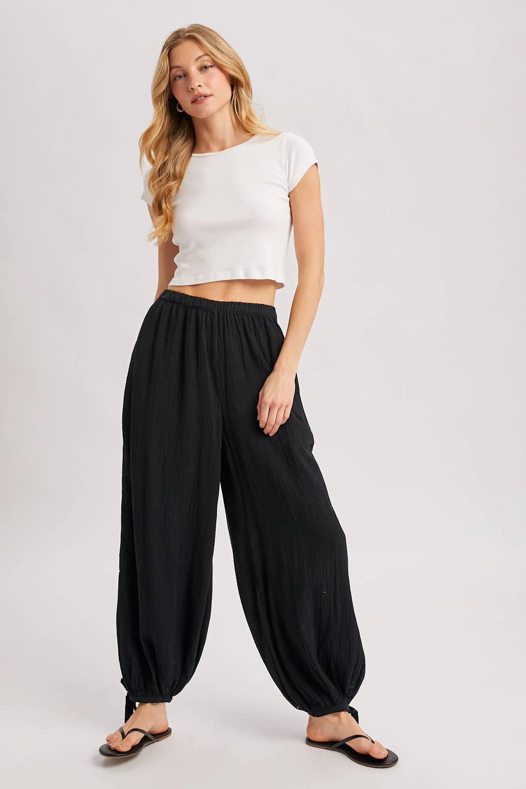 Crinkled Gauze Jogger Pants (Black)
