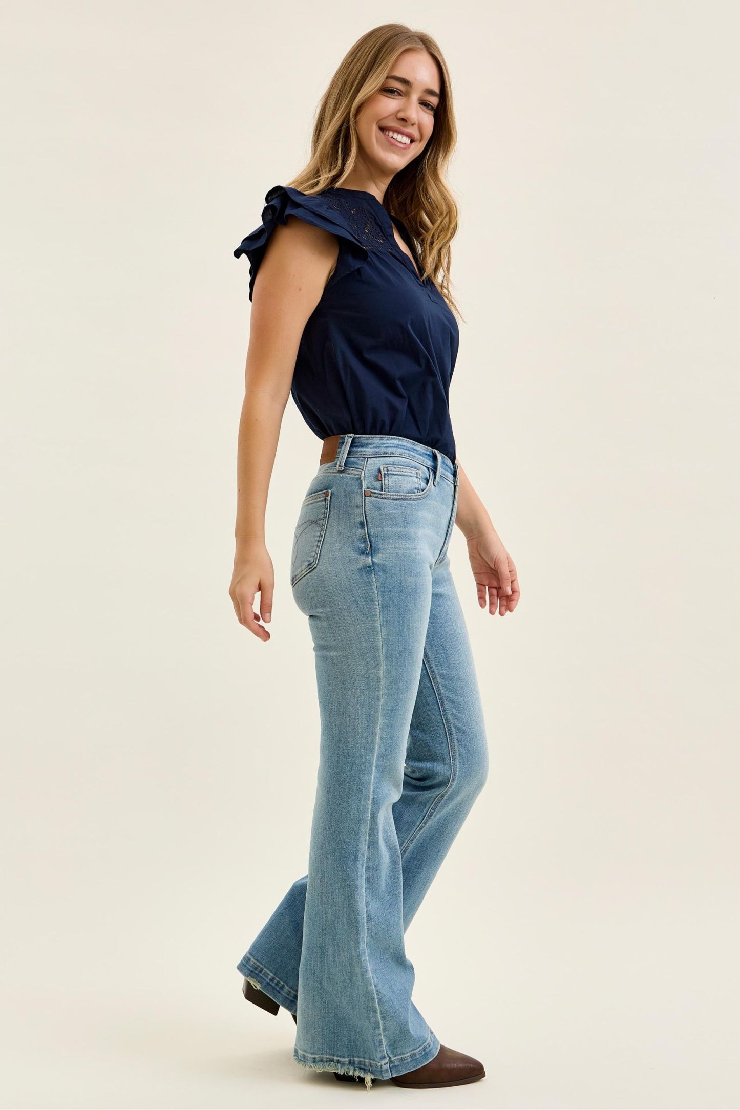 Midrise Flare Judy Blue (Short Inseam)
