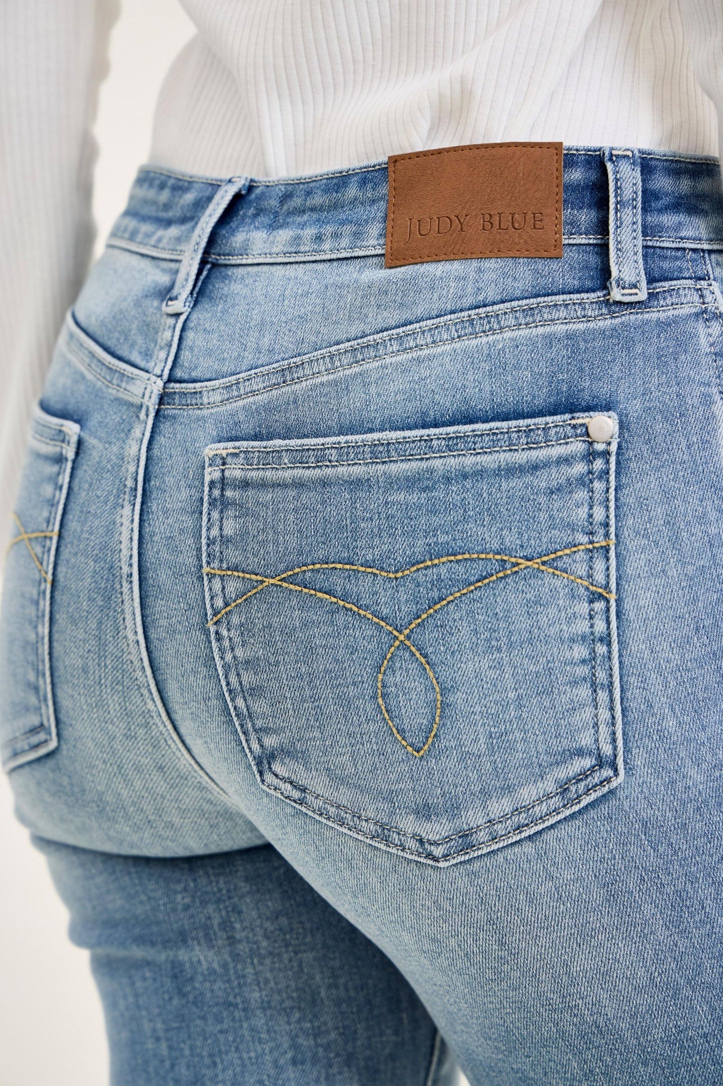 Kick Flare w/ Frayed Hem Judy Blue