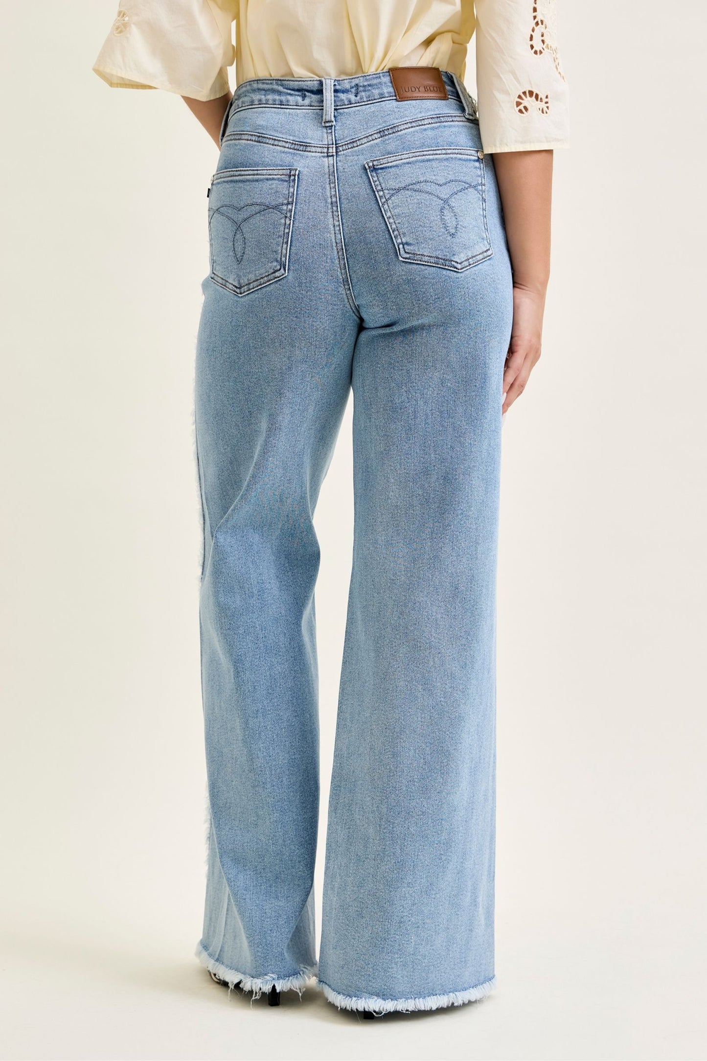 Retro Wide w/ Raw Twisted Outseam Judy Blue