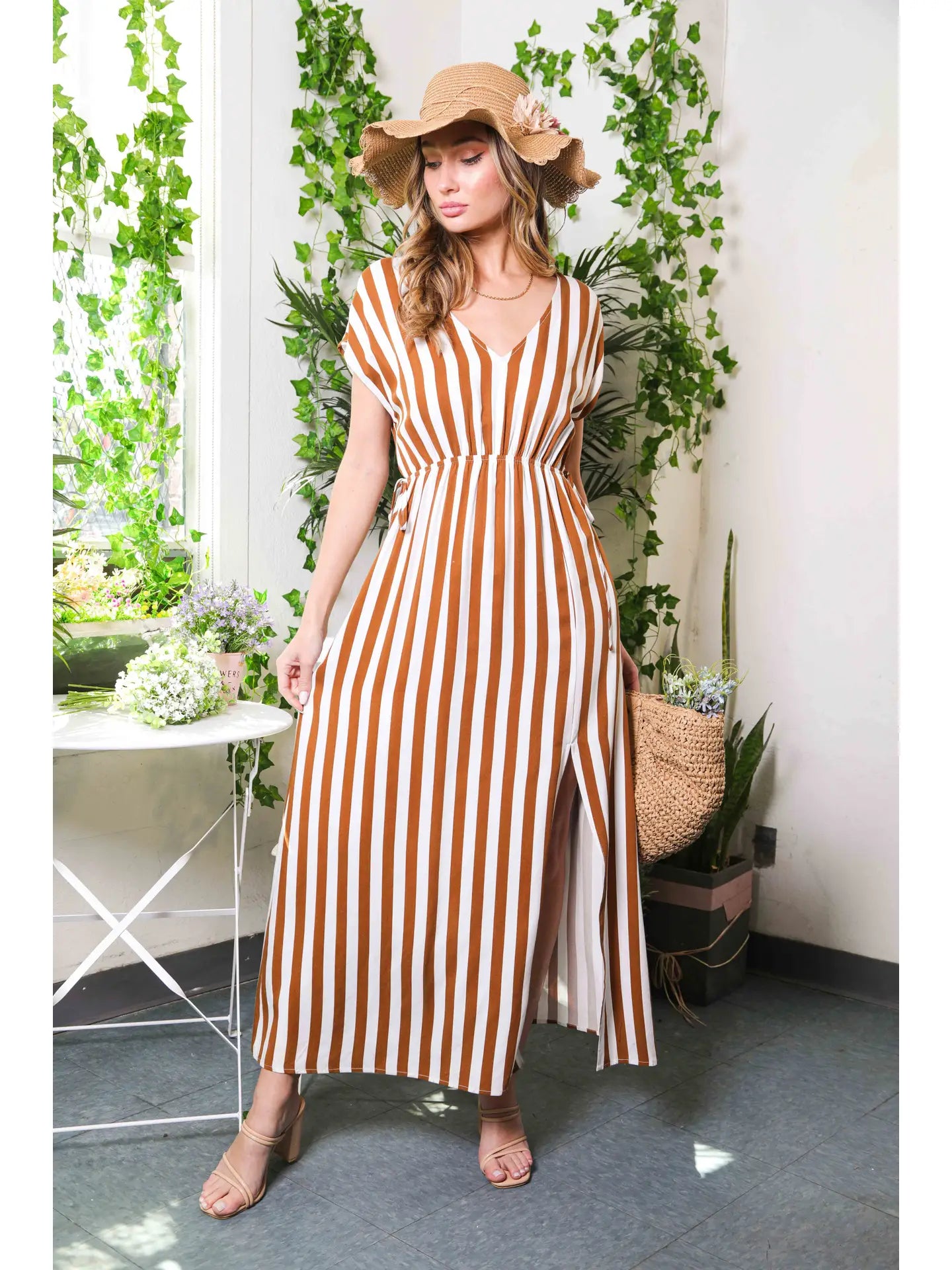 V-Neckline Waist Strap Pocket Detail Maxi Dress (Mocha)