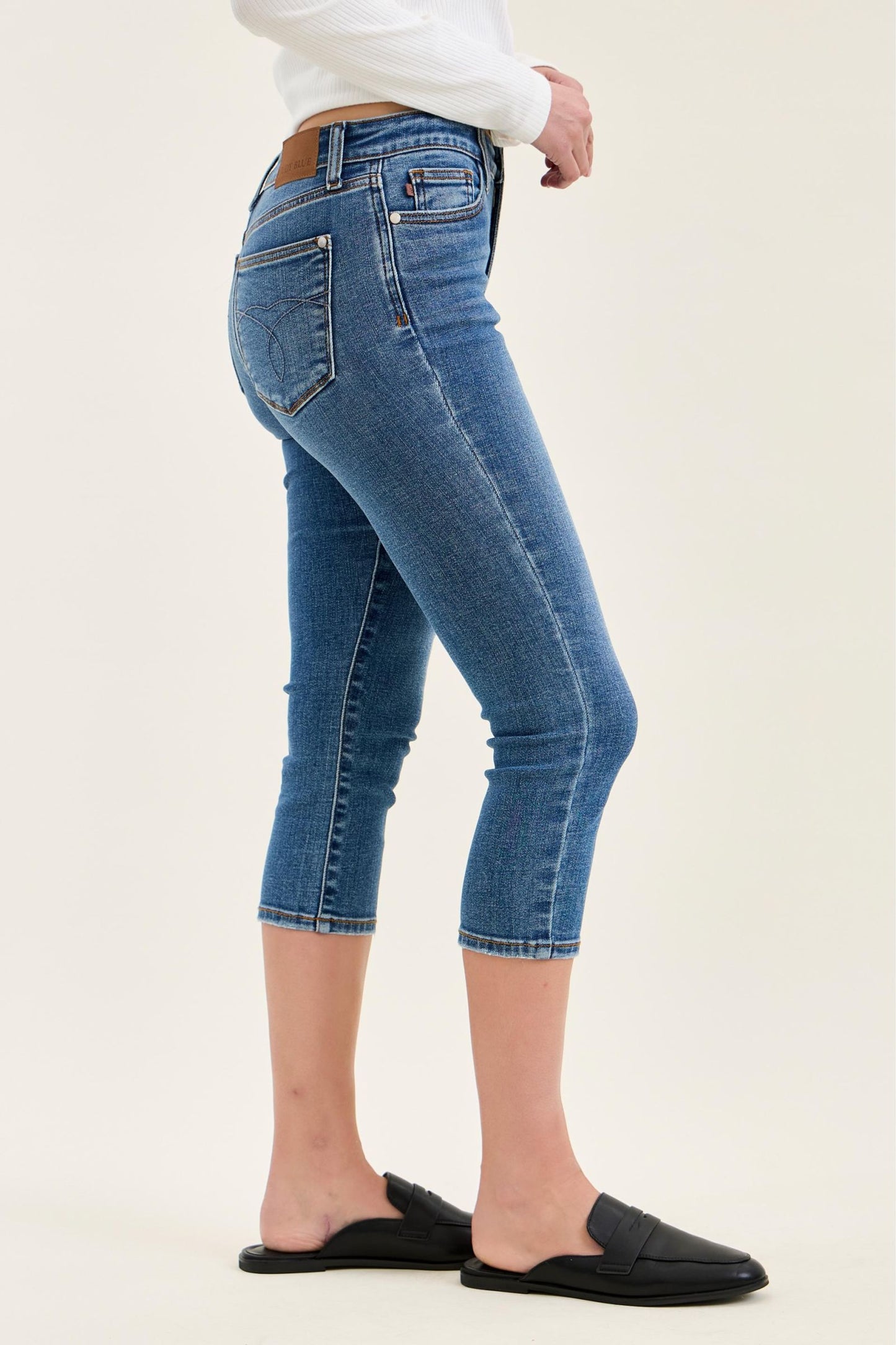 Midrise Capri Judy Blue