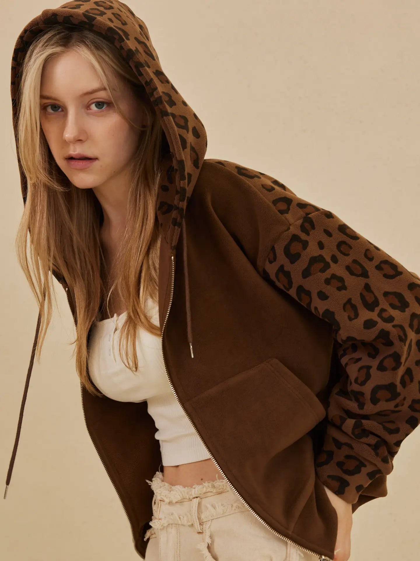 Zip Up Hooded Sweatshirt with Leopard Print 🤎