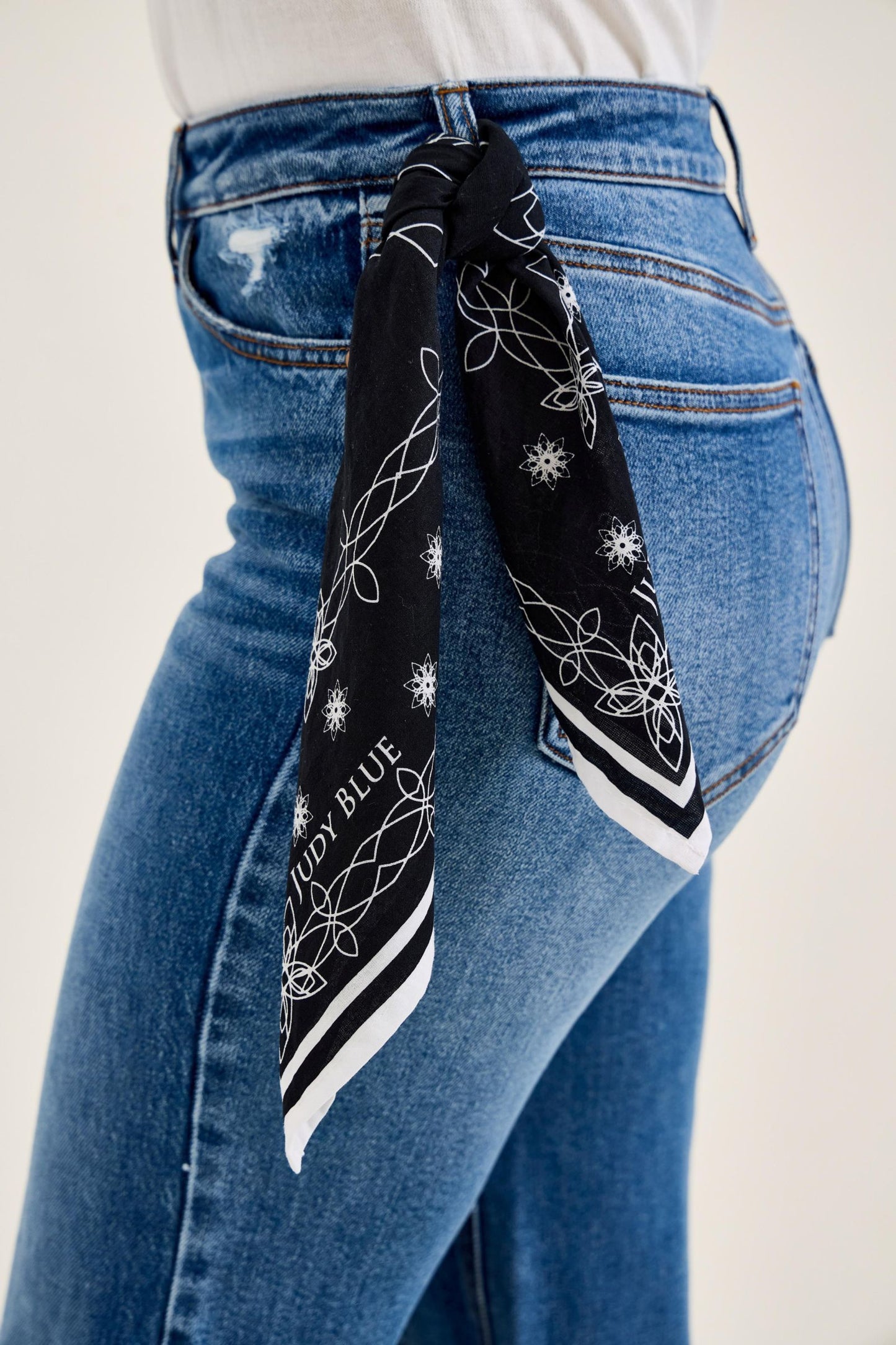BRENDA 90s Straight w/ Bandana Judy Blue