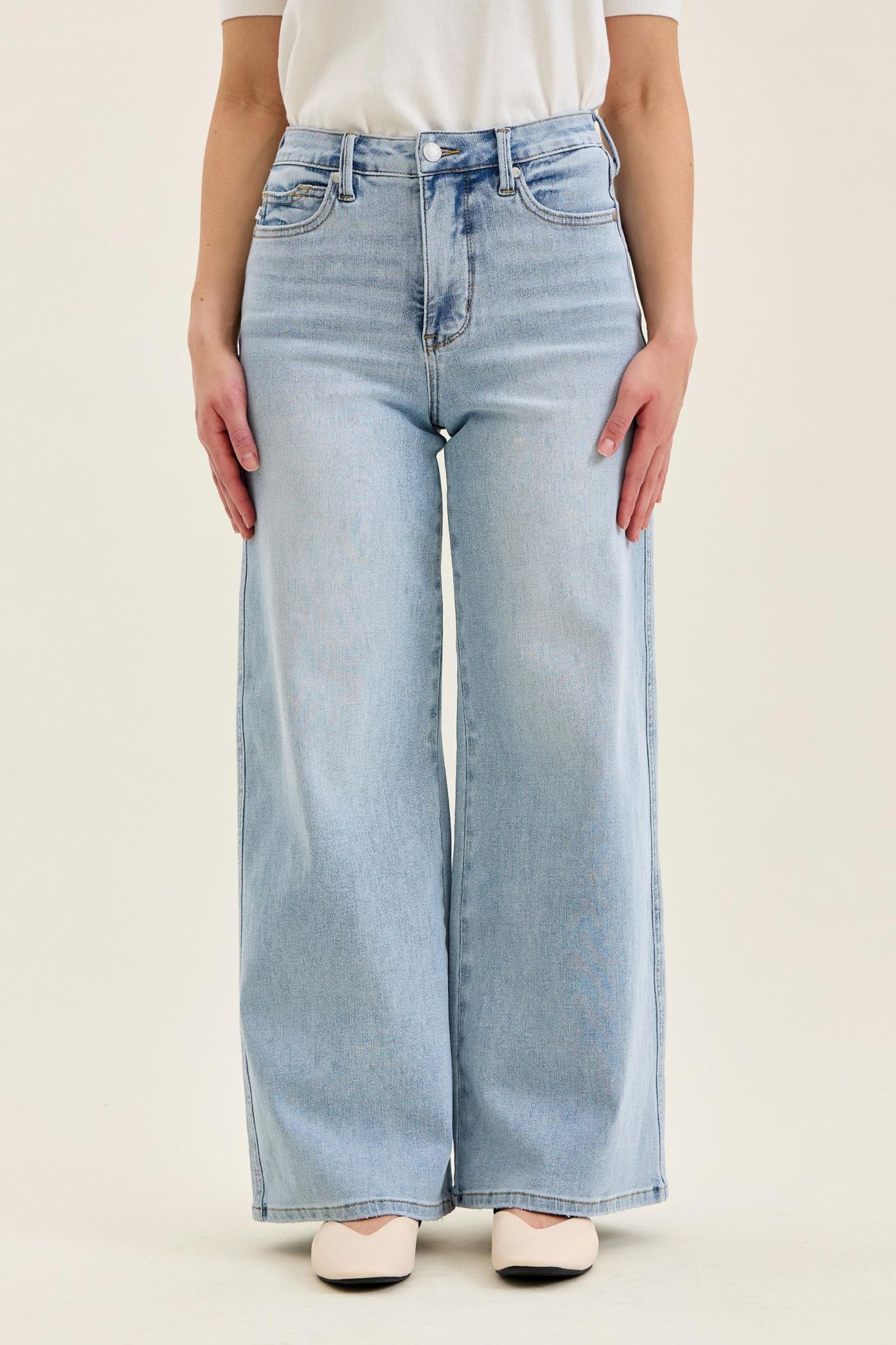 Petite T.C. Retro Wide w/ Curve Coin Pkt Judy Blue