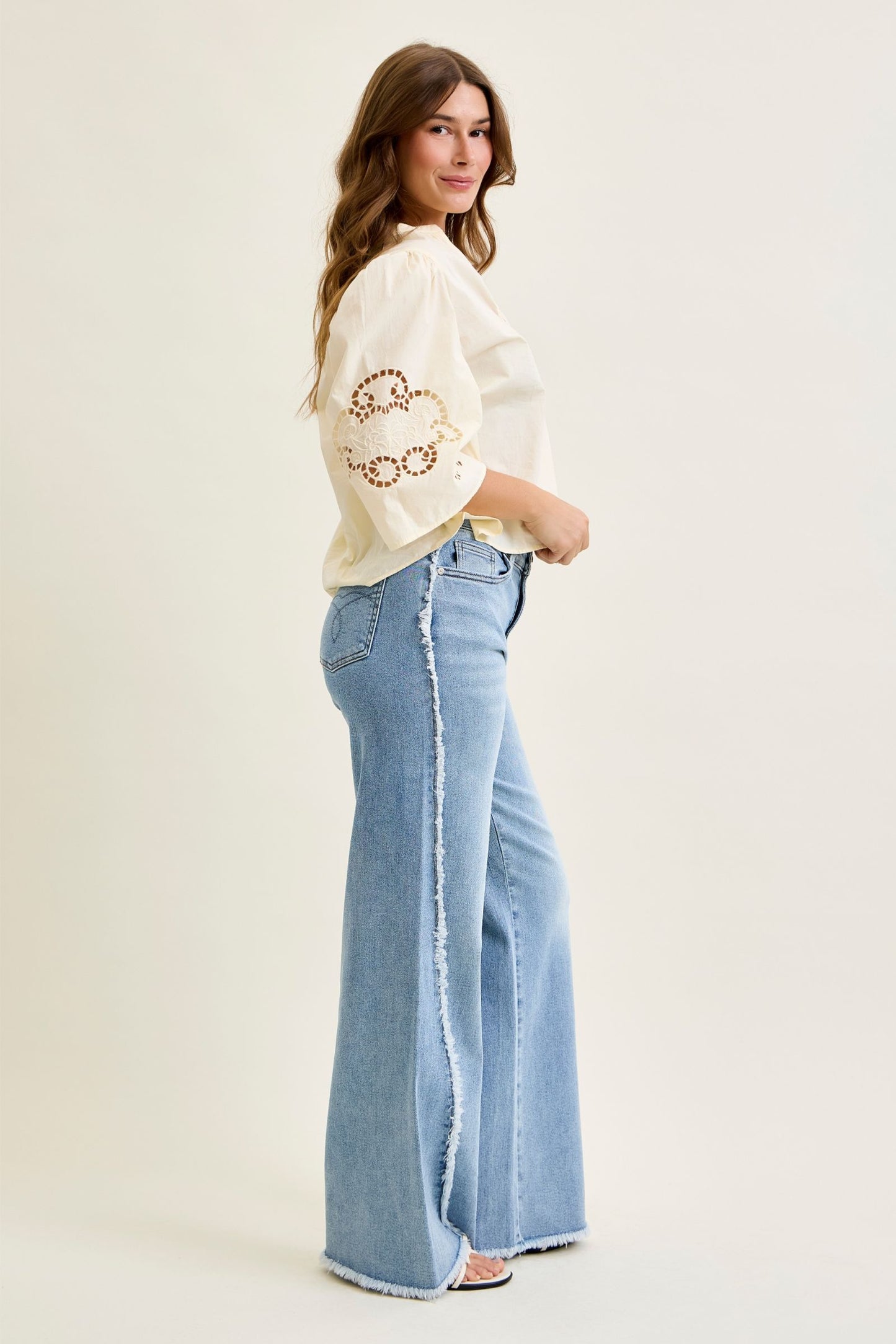 Retro Wide w/ Raw Twisted Outseam Judy Blue