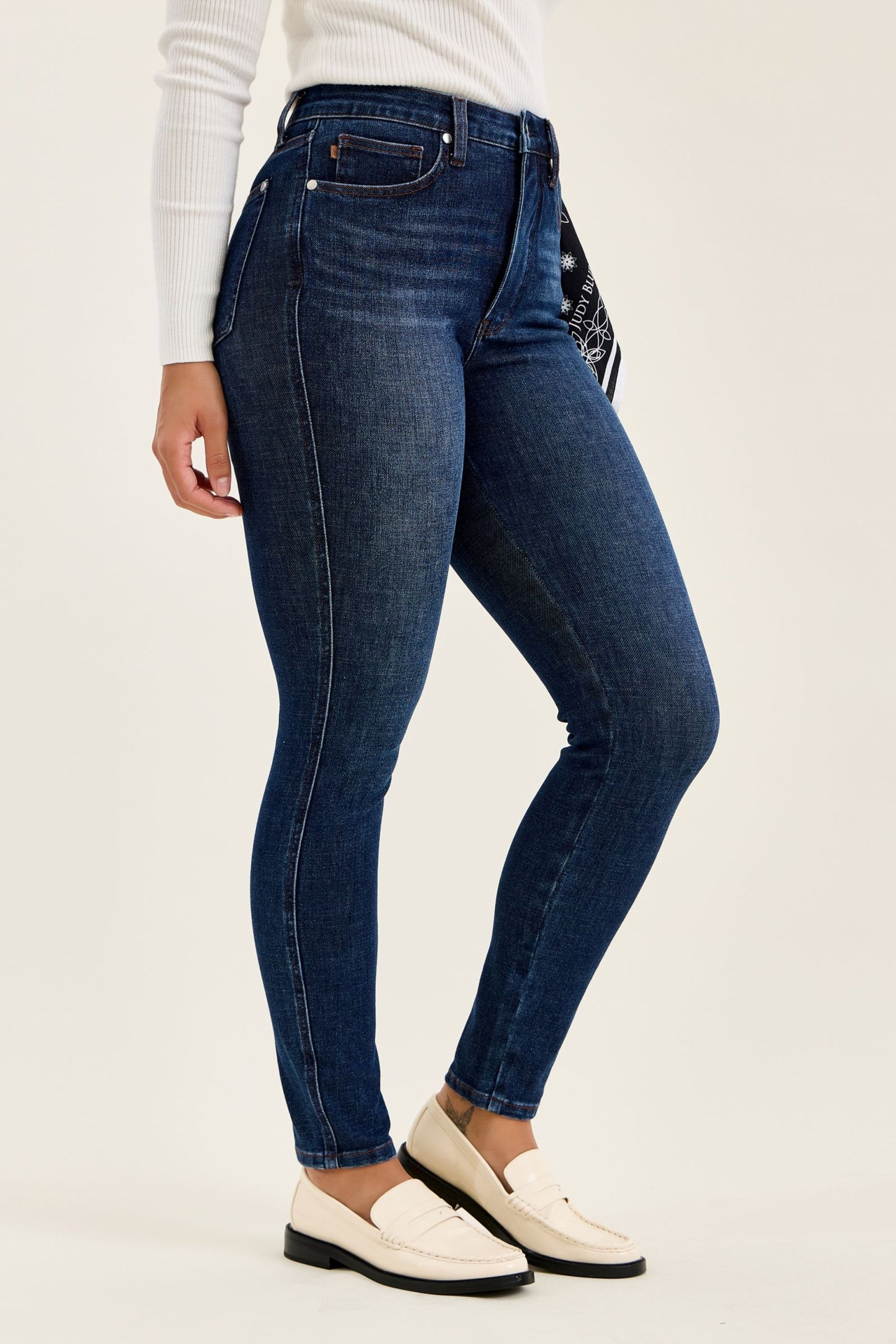 SIENNA Skinny w/ Bandana Loop Judy Blue