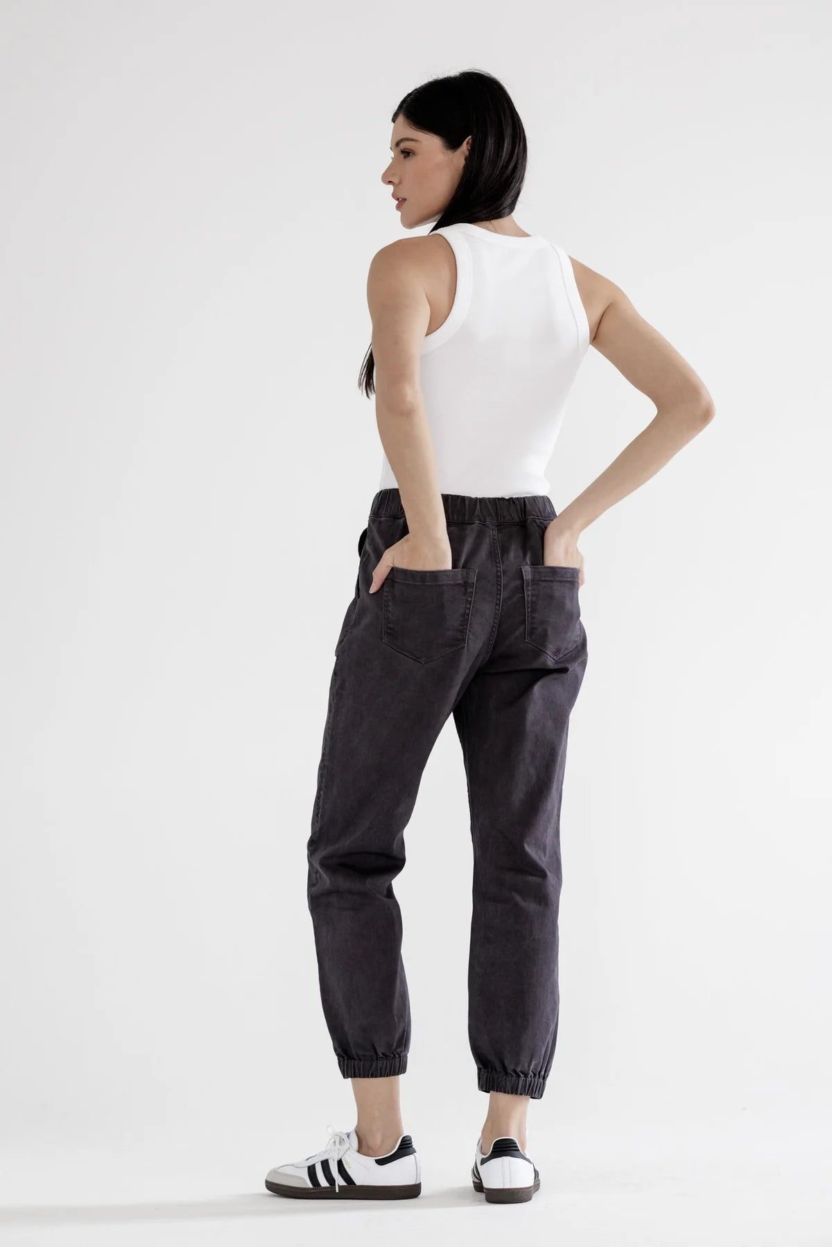 Mica High Rise Jogger Crop (Charcoal)￼