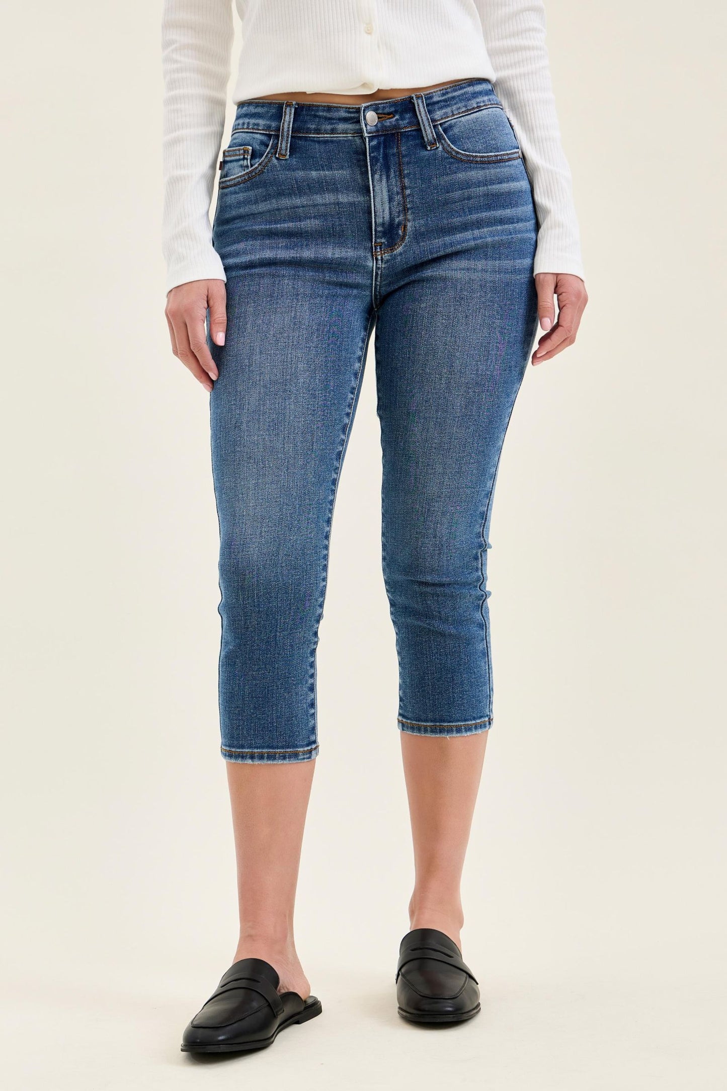 Midrise Capri Judy Blue
