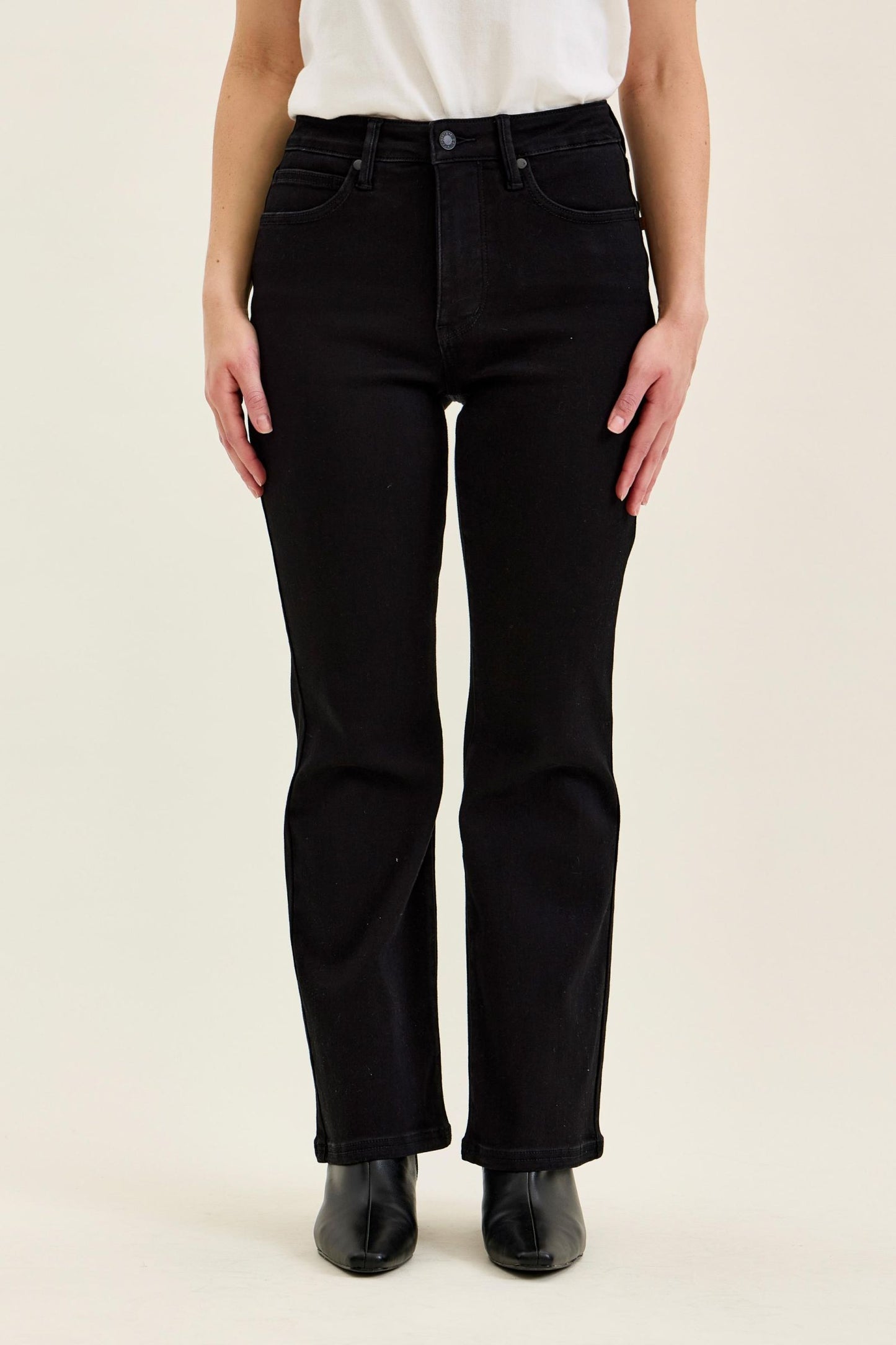 Petite T.C. Bootcut Judy Blue