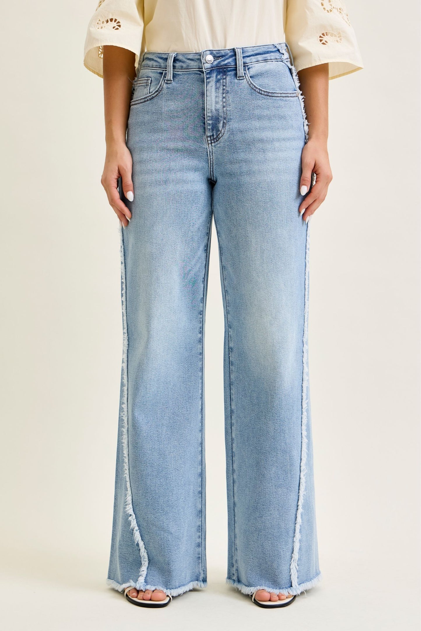 Retro Wide w/ Raw Twisted Outseam Judy Blue
