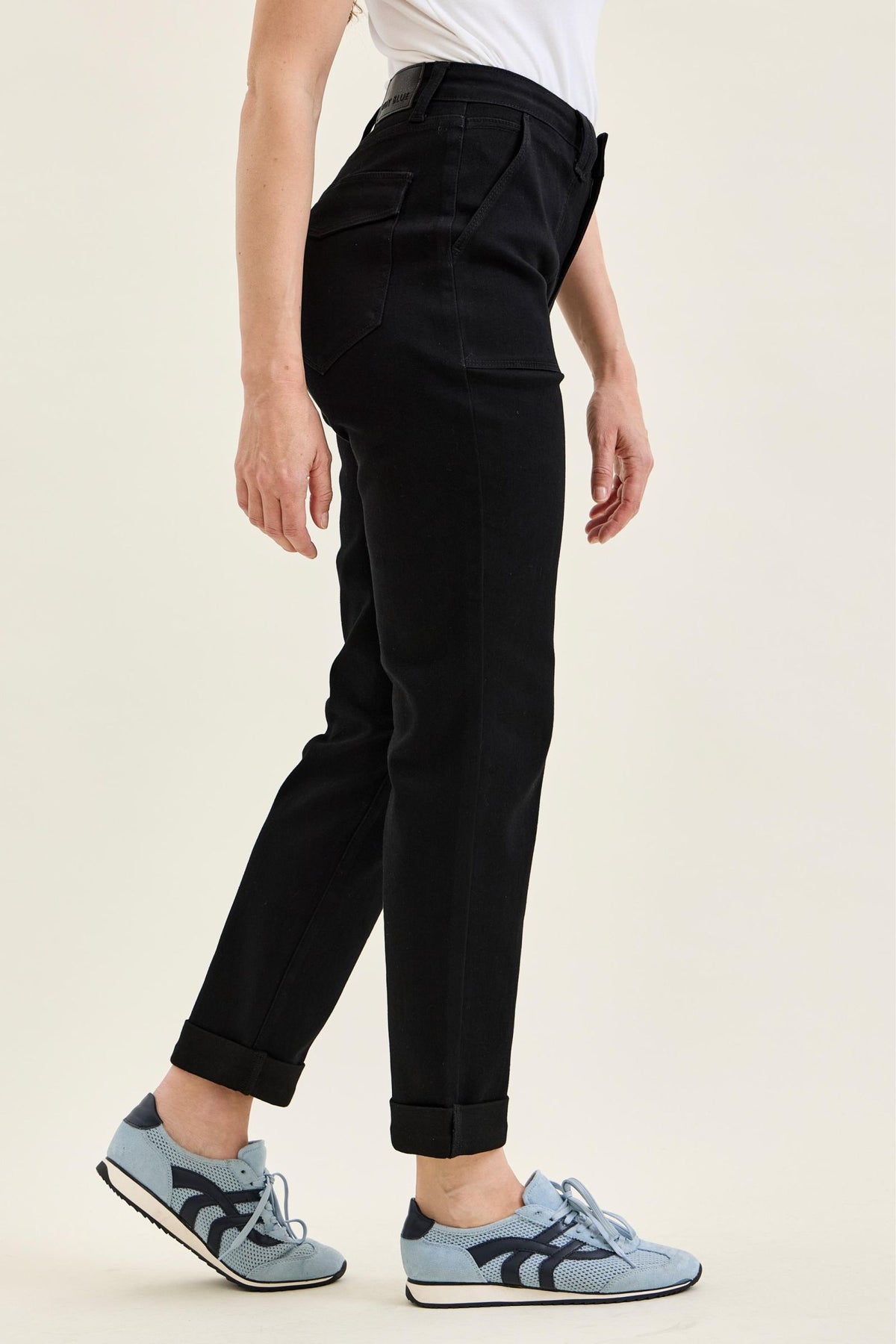 Aurora Weekend Jet Black Judy Blue 🖤