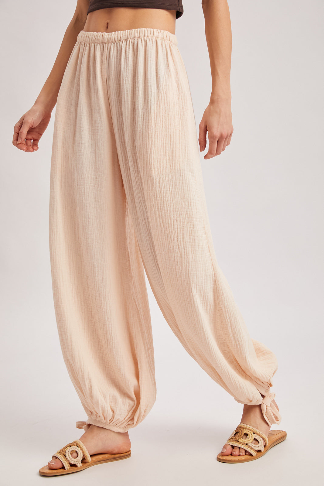 Crinkled Gauze Jogger Pants (Ecru)