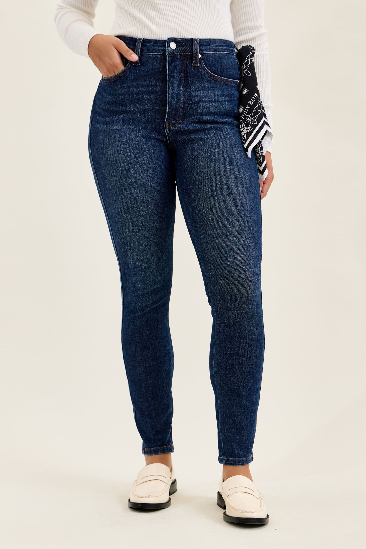 SIENNA Skinny w/ Bandana Loop Judy Blue