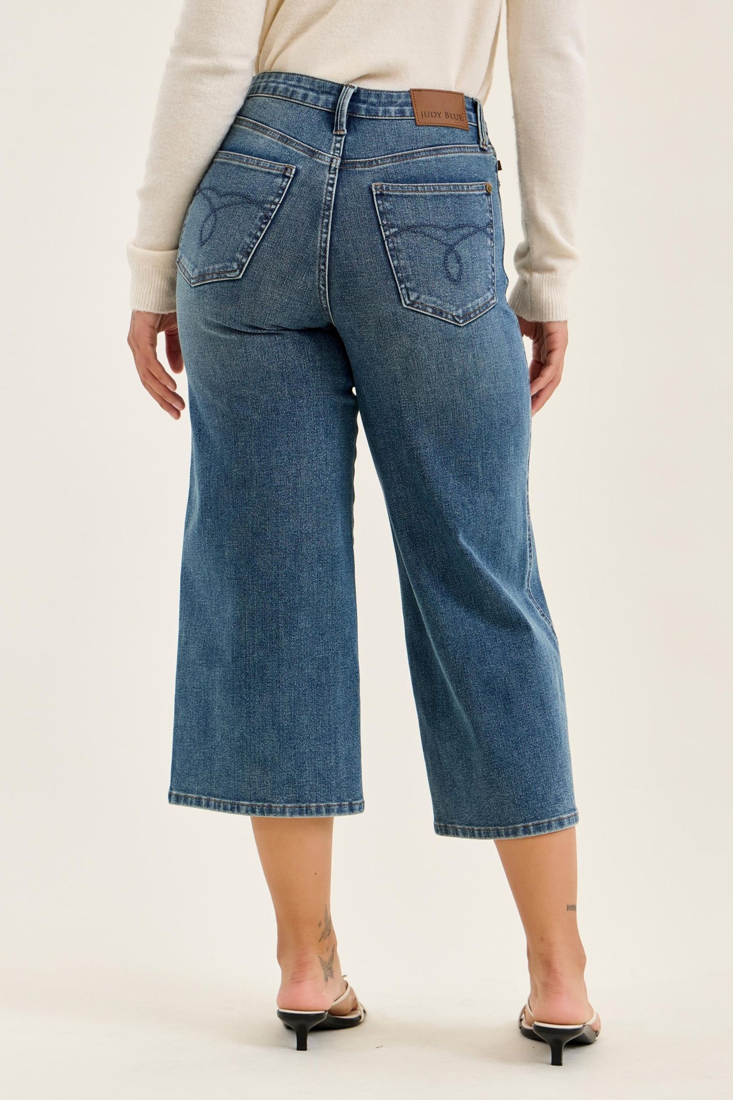 Dottie Wide Crop Judy Blue ✨