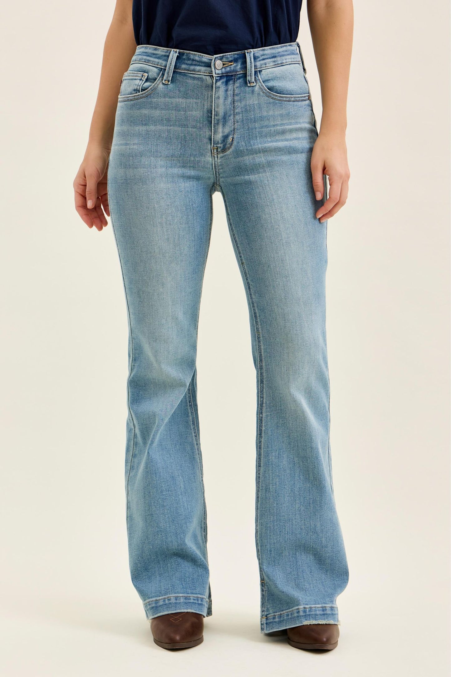 Midrise Flare Judy Blue (Short Inseam)