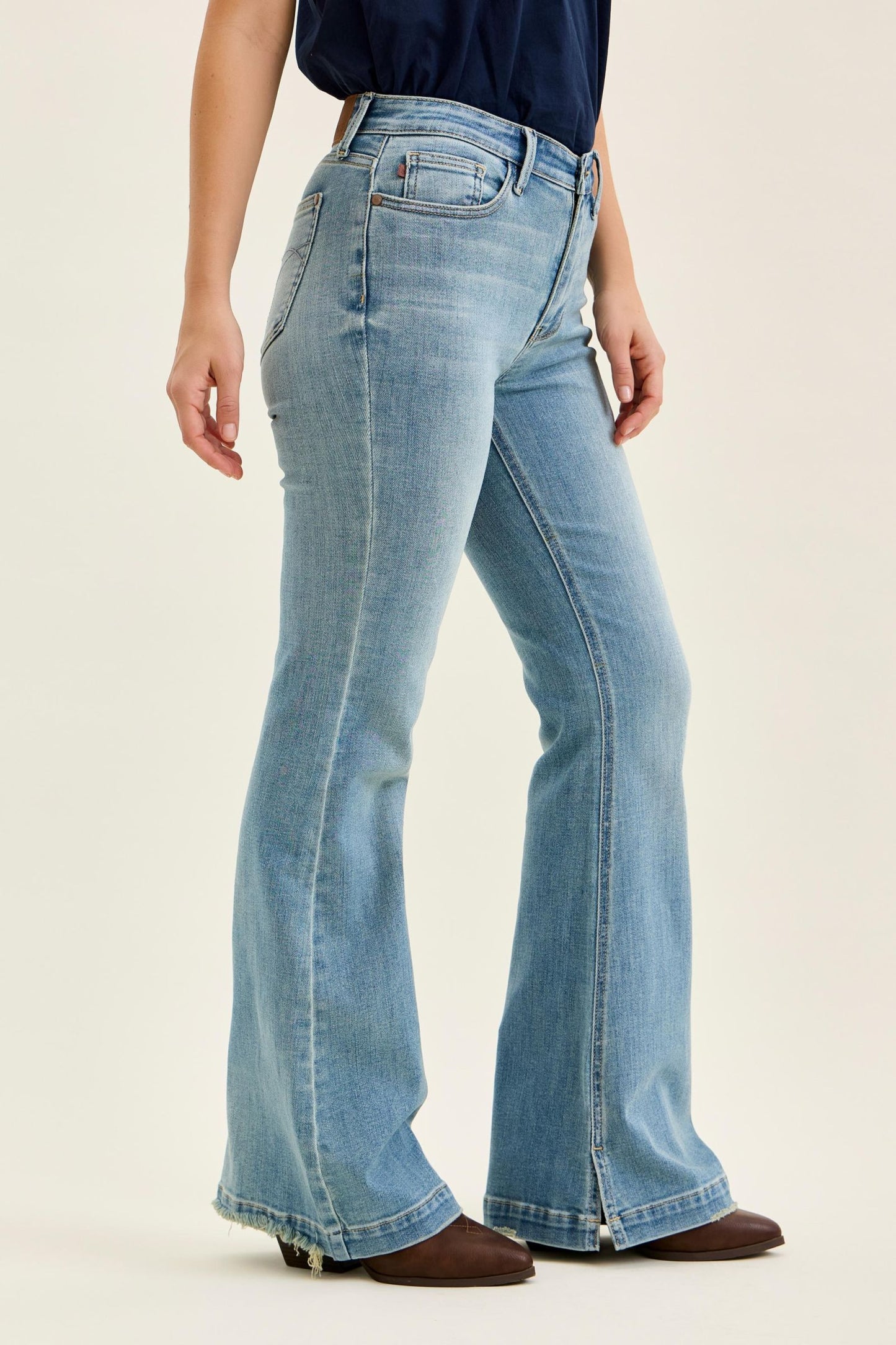 Midrise Flare Judy Blue (Short Inseam)