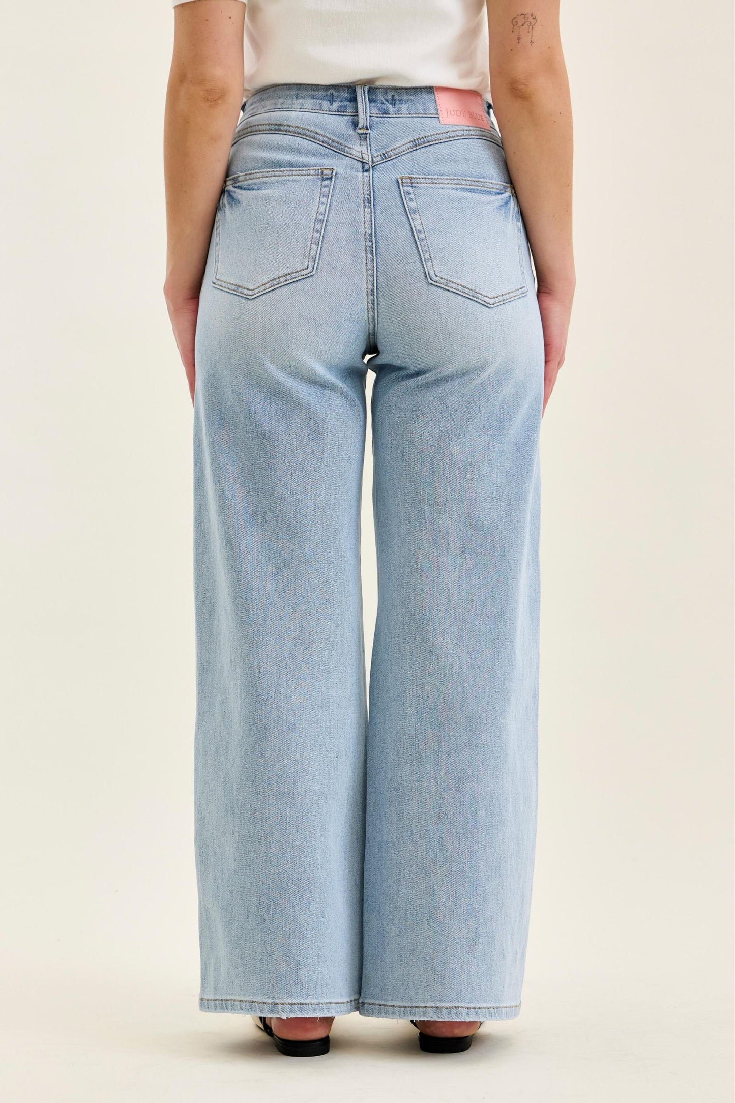 Petite T.C. Retro Wide w/ Curve Coin Pkt Judy Blue