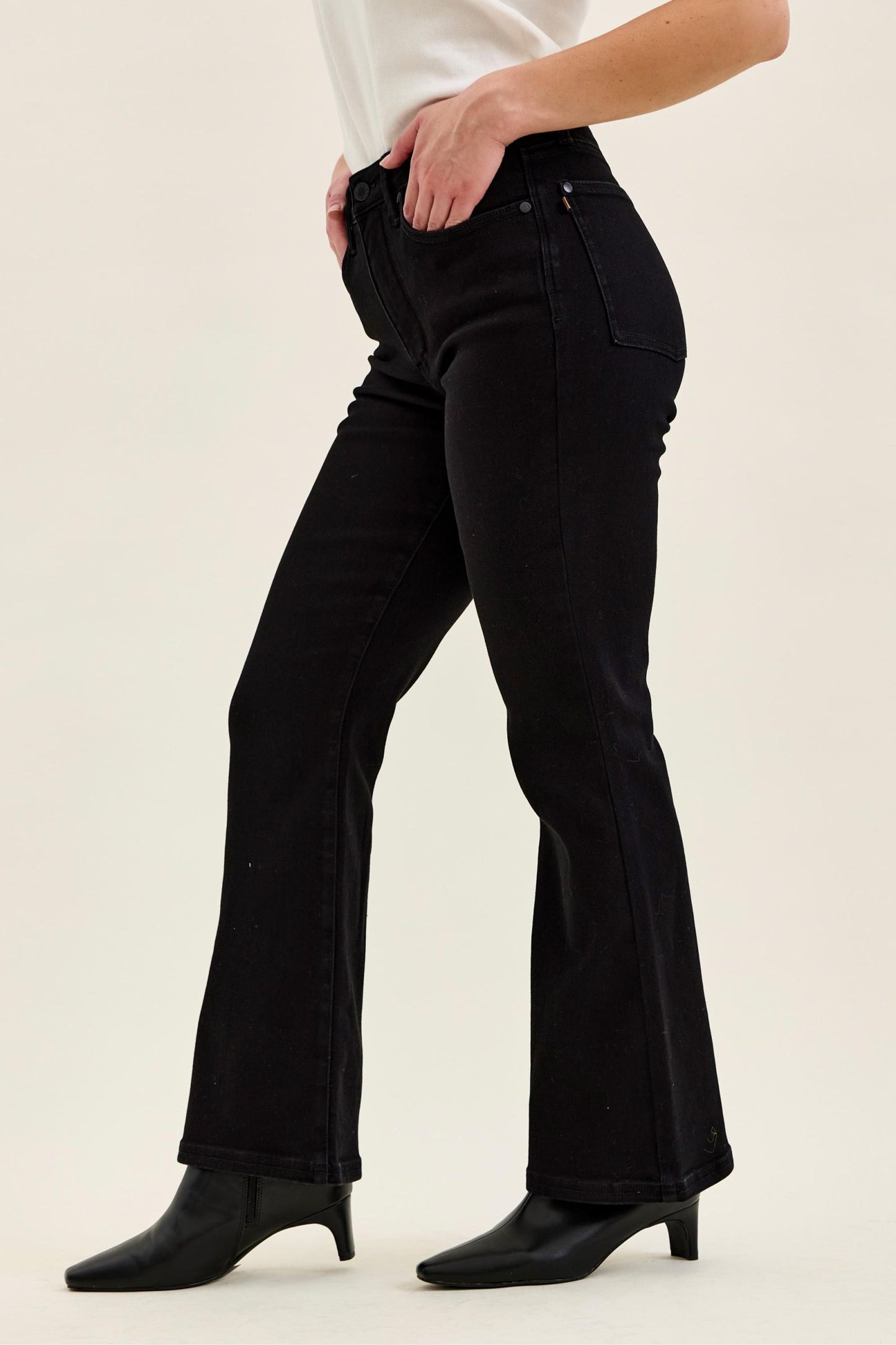 Petite T.C. Bootcut Judy Blue