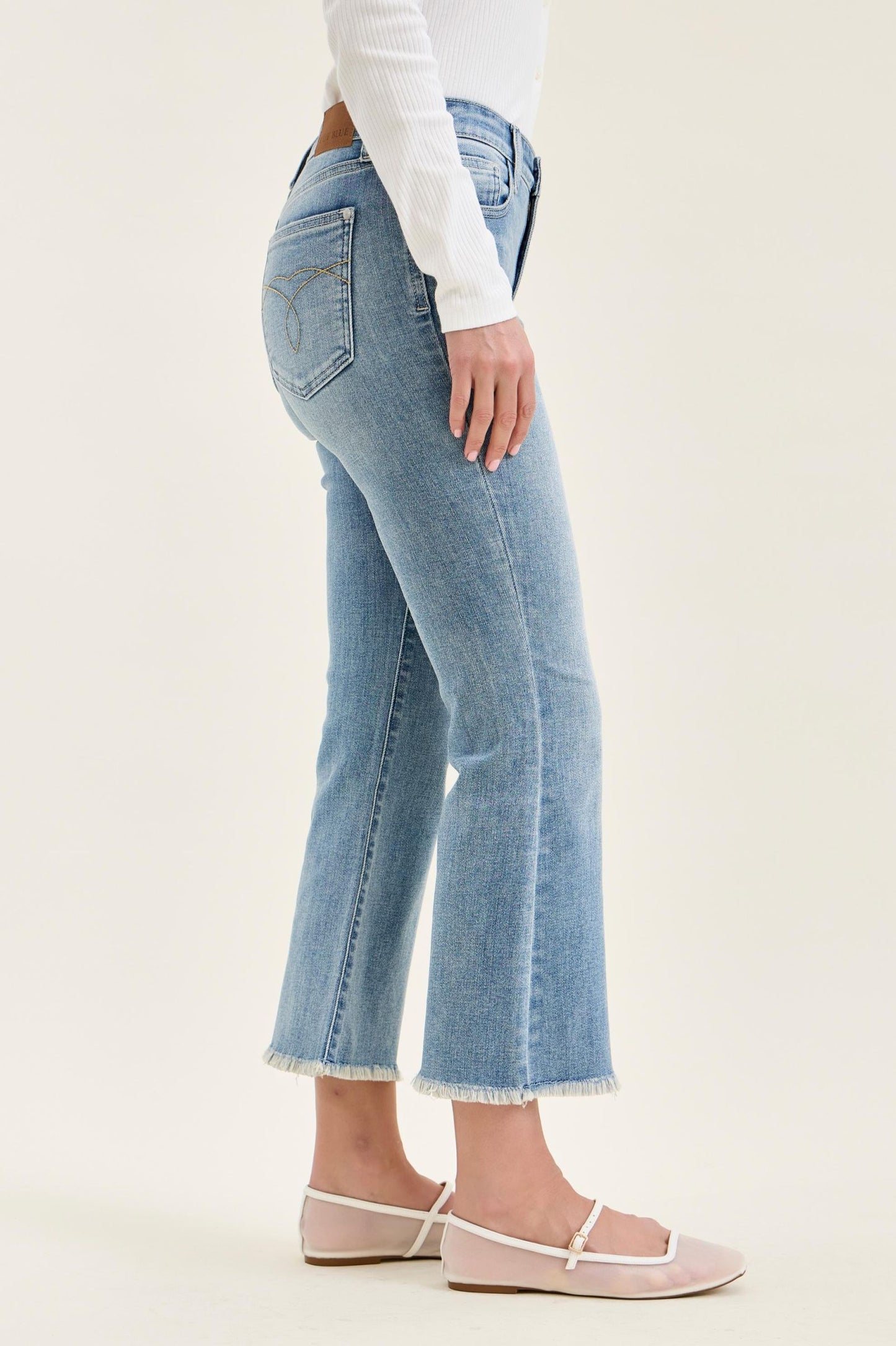 Kick Flare w/ Frayed Hem Judy Blue