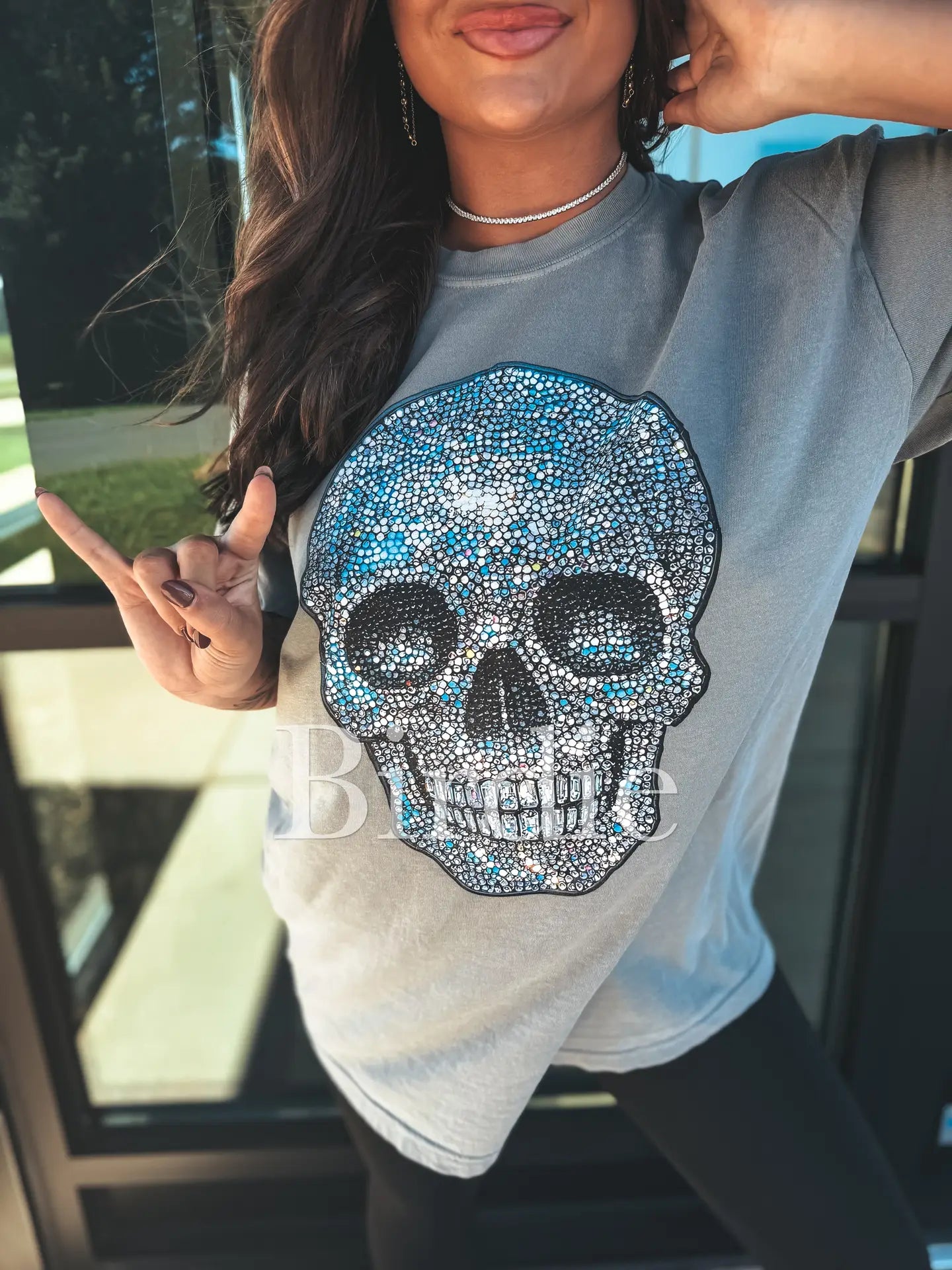 Faux Rhinestone Skull Graphic Tee 🩶