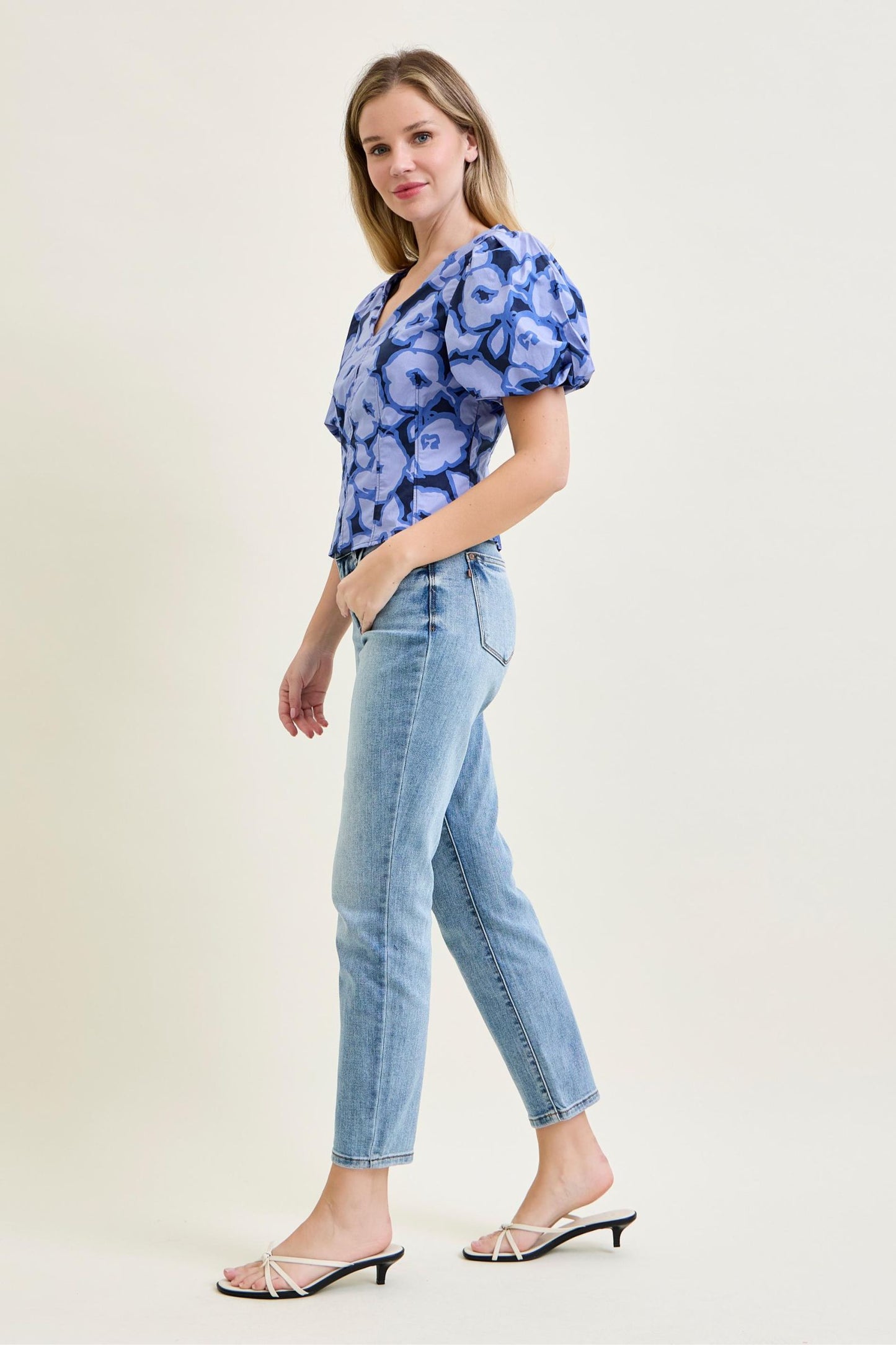 Vintage Wash Slim Fit w/ Cell Phone Pocket Judy Blue