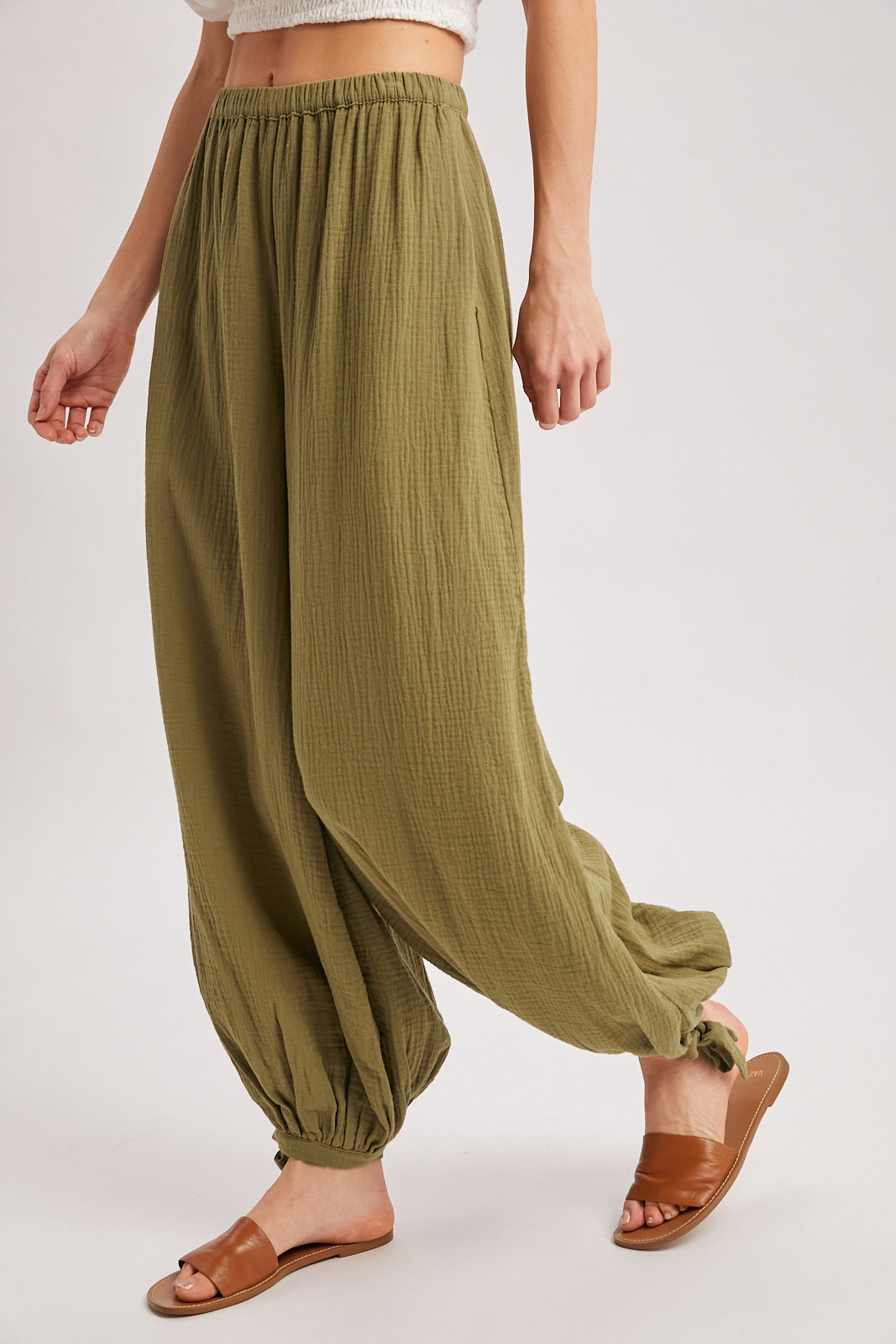Crinkled Gauze Jogger Pants (Olive)