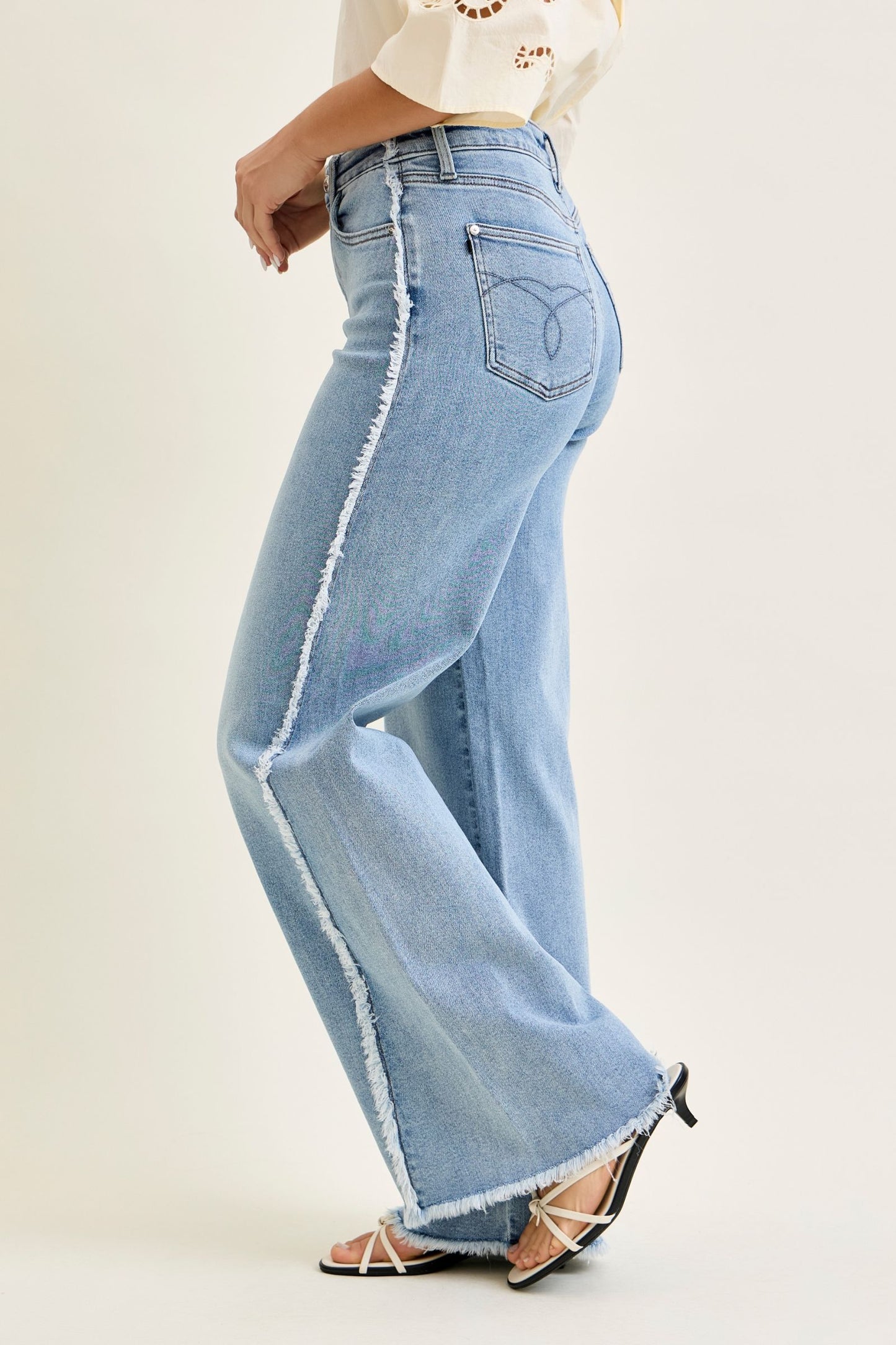 Retro Wide w/ Raw Twisted Outseam Judy Blue