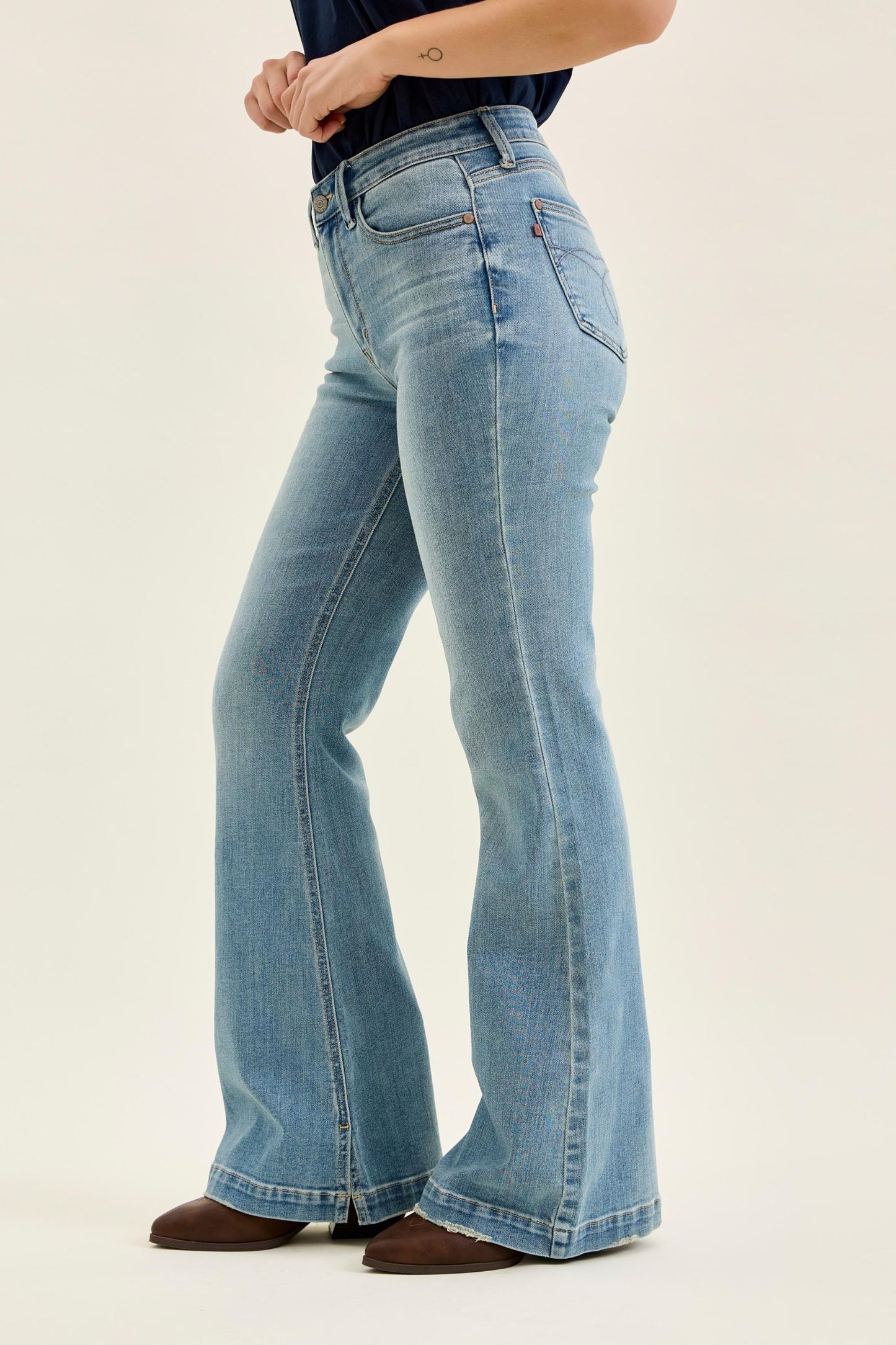 Midrise Flare Judy Blue (Short Inseam)
