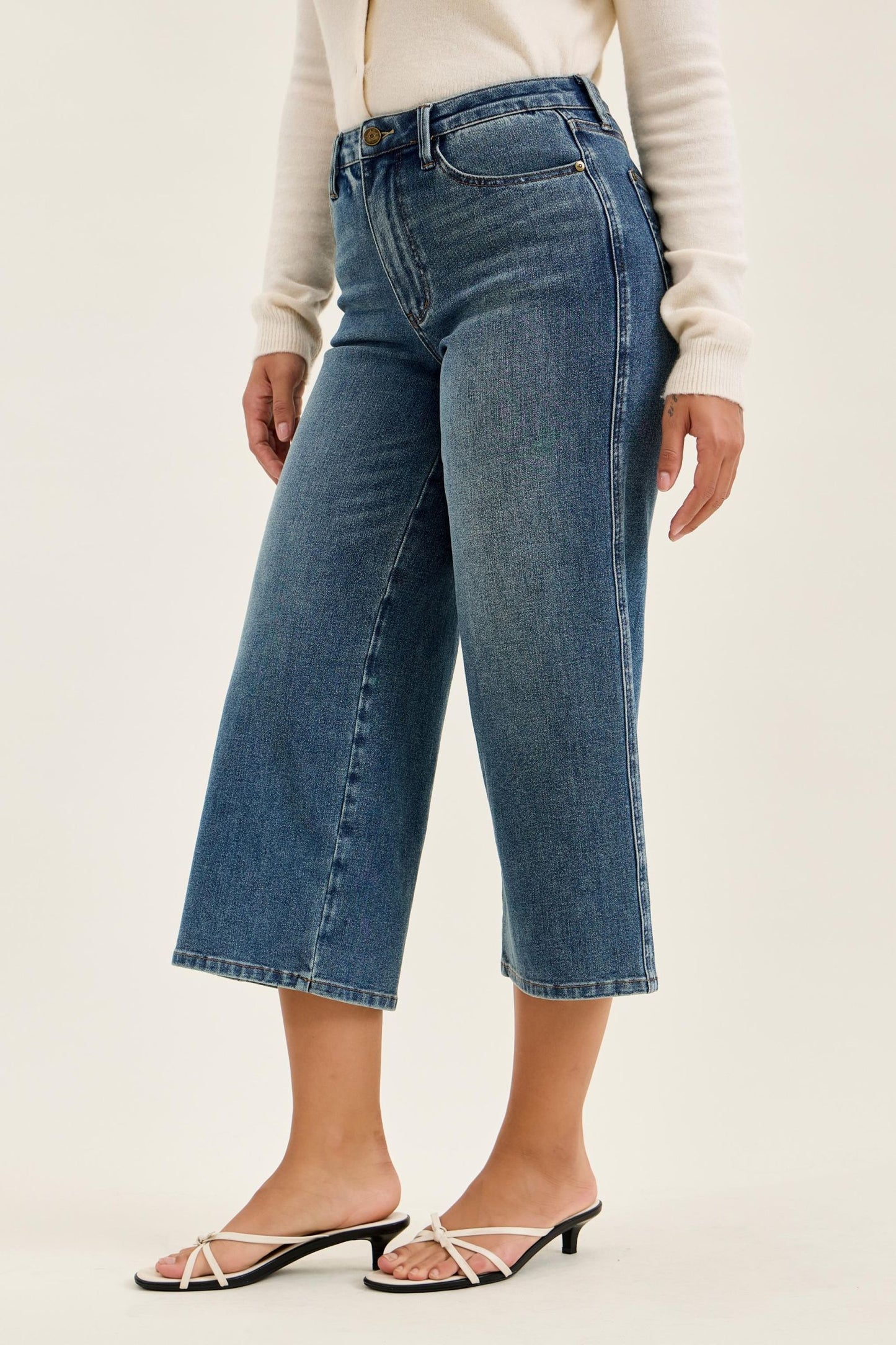 Dottie Wide Crop Judy Blue ✨