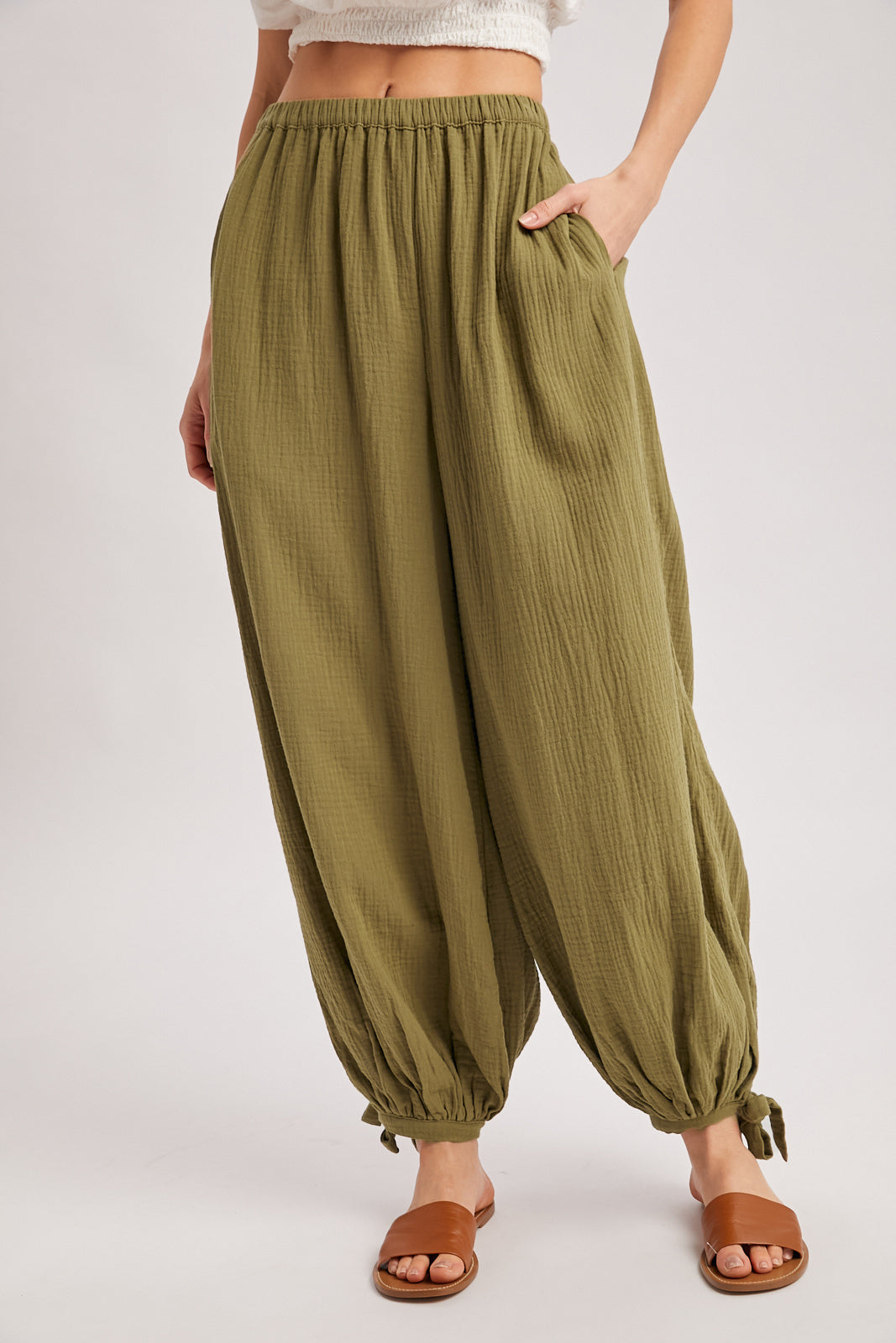 Crinkled Gauze Jogger Pants (Olive)