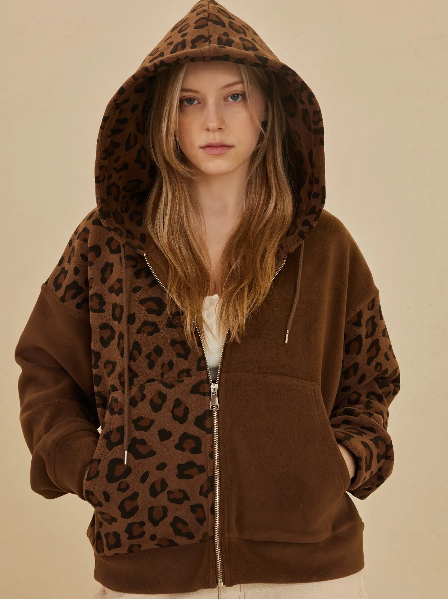 Zip Up Hooded Sweatshirt with Leopard Print 🤎