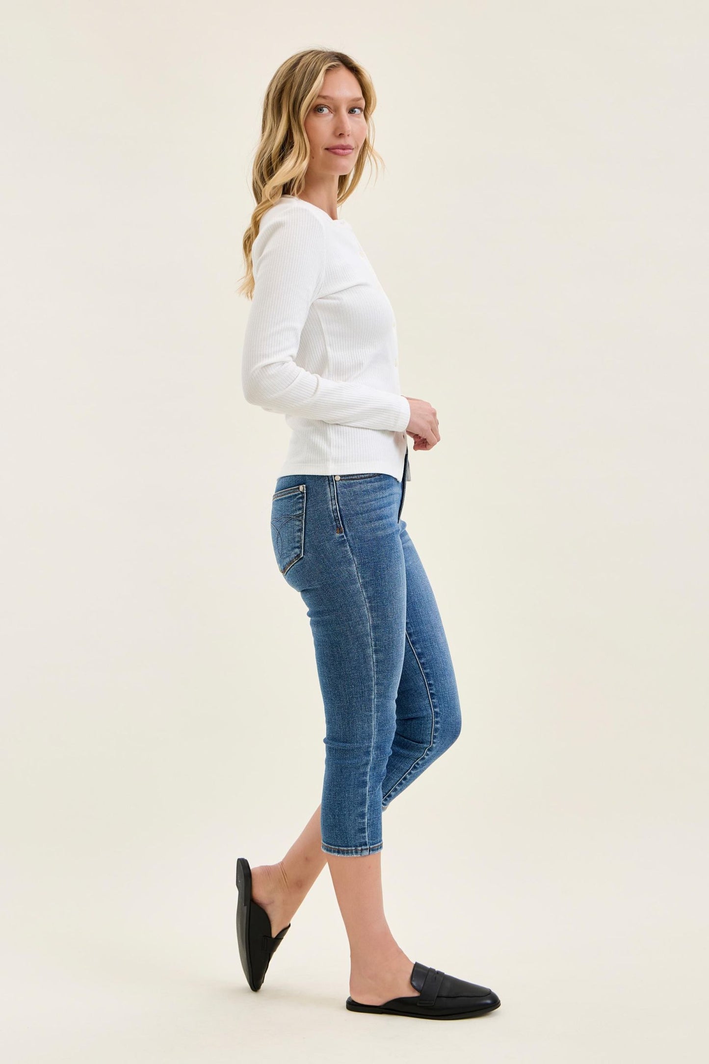 Midrise Capri Judy Blue