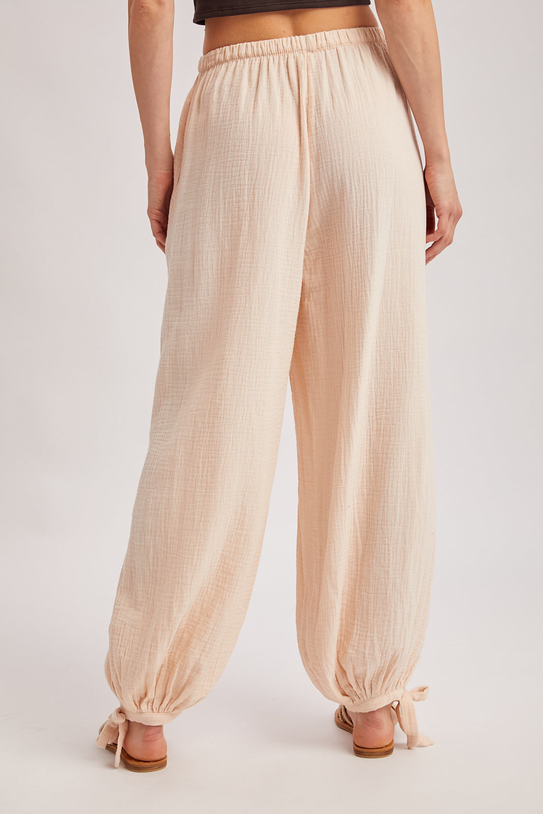 Crinkled Gauze Jogger Pants (Ecru)