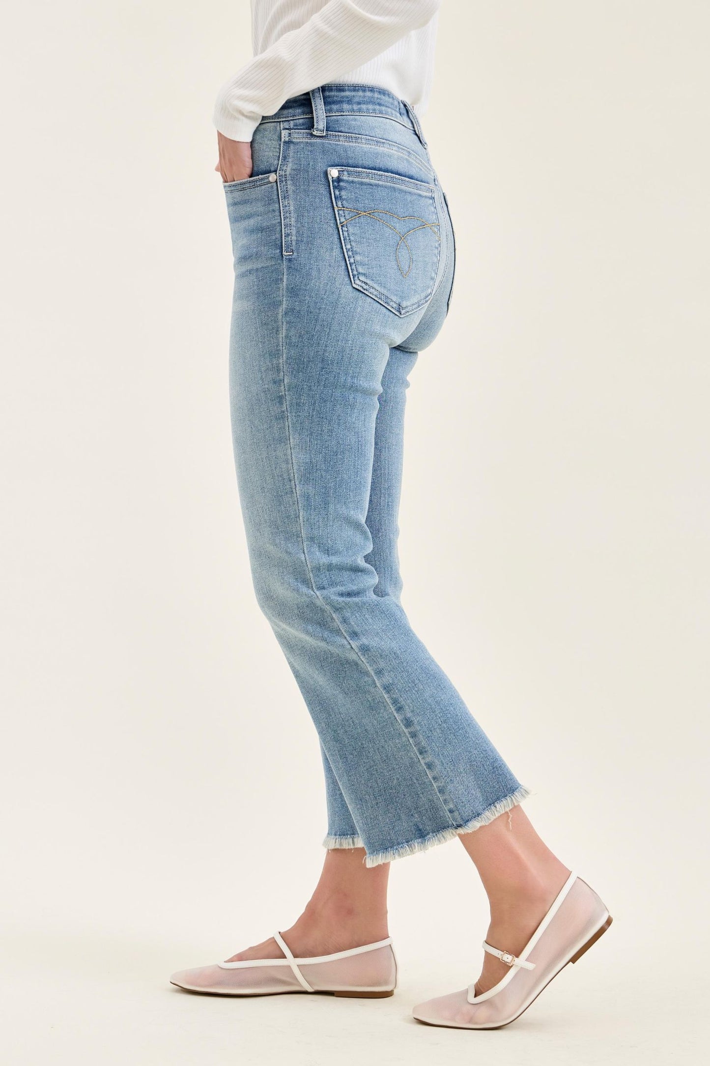 Kick Flare w/ Frayed Hem Judy Blue