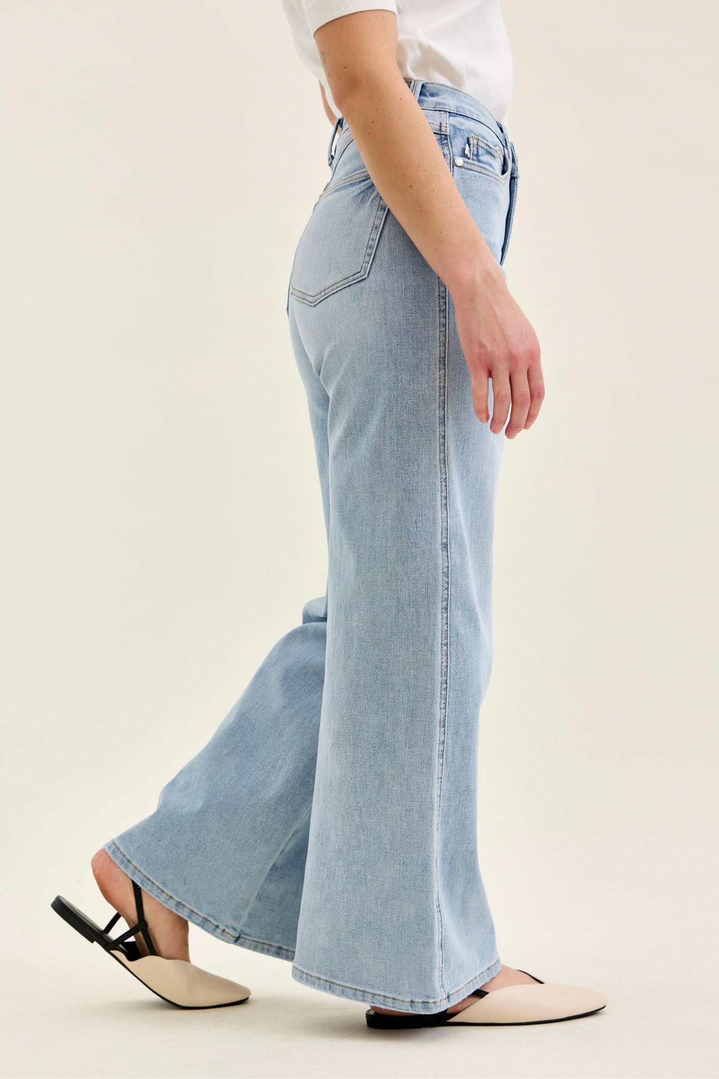 Petite T.C. Retro Wide w/ Curve Coin Pkt Judy Blue